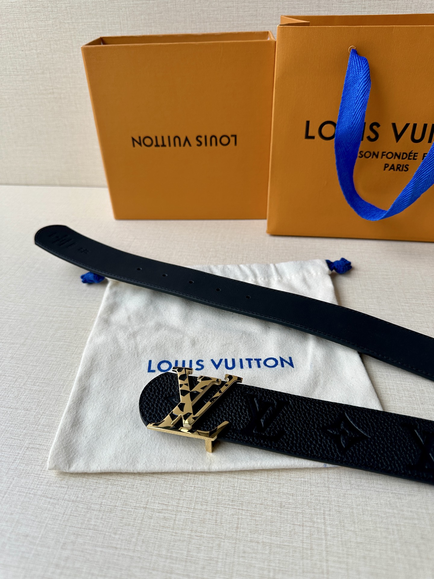 Louis Vuitton Leather Belt Cow Leather M-l