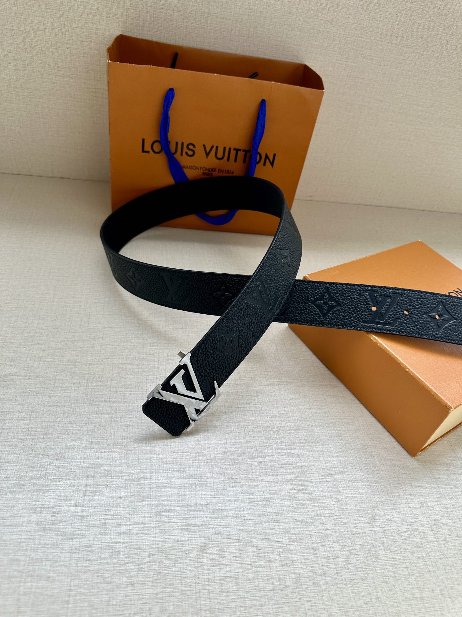 Louis Vuitton Leather Belt Cow Leather Gold L
