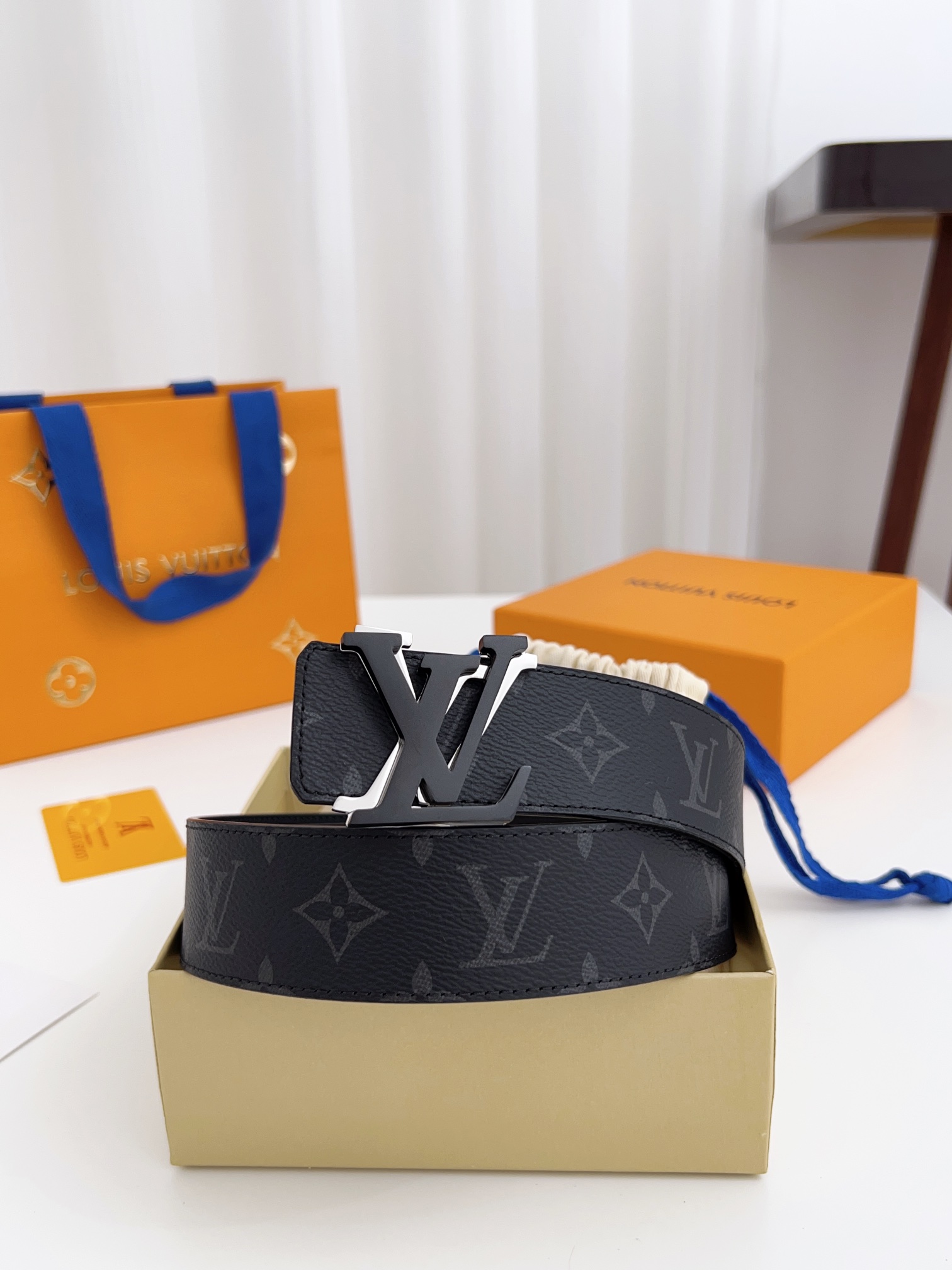 Louis Vuitton Basic Belt Cow Leather Waterproof 125cm-m-l