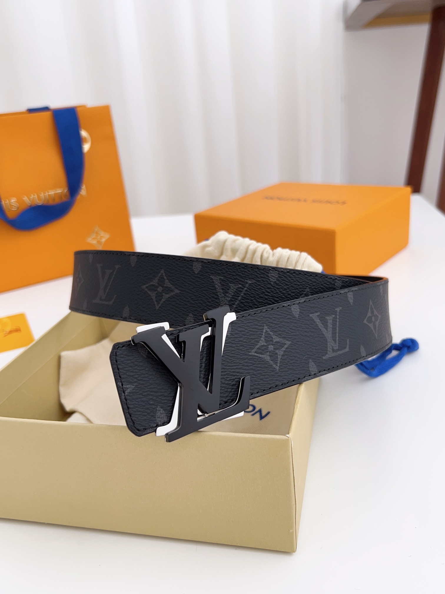 Louis Vuitton Basic Belt Cow Leather Waterproof 125cm-m-l