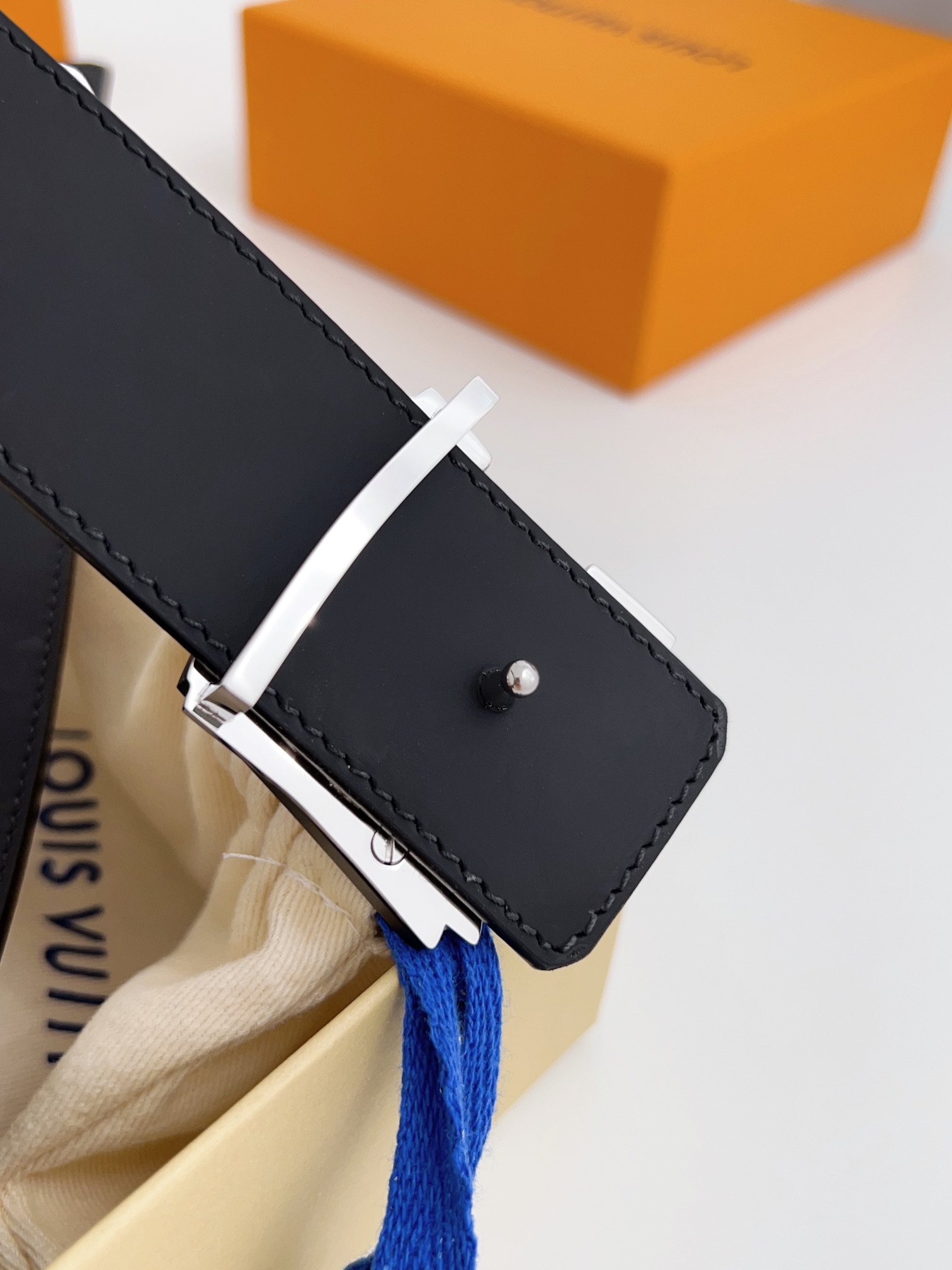 Louis Vuitton Basic Belt Cow Leather Waterproof 125cm-m-l