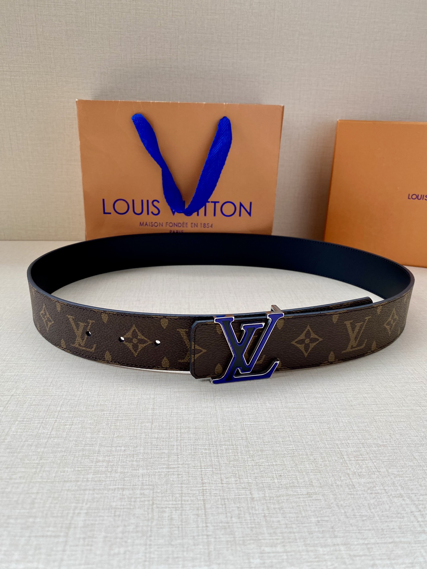 Louis Vuitton Male Leather Belt M-l