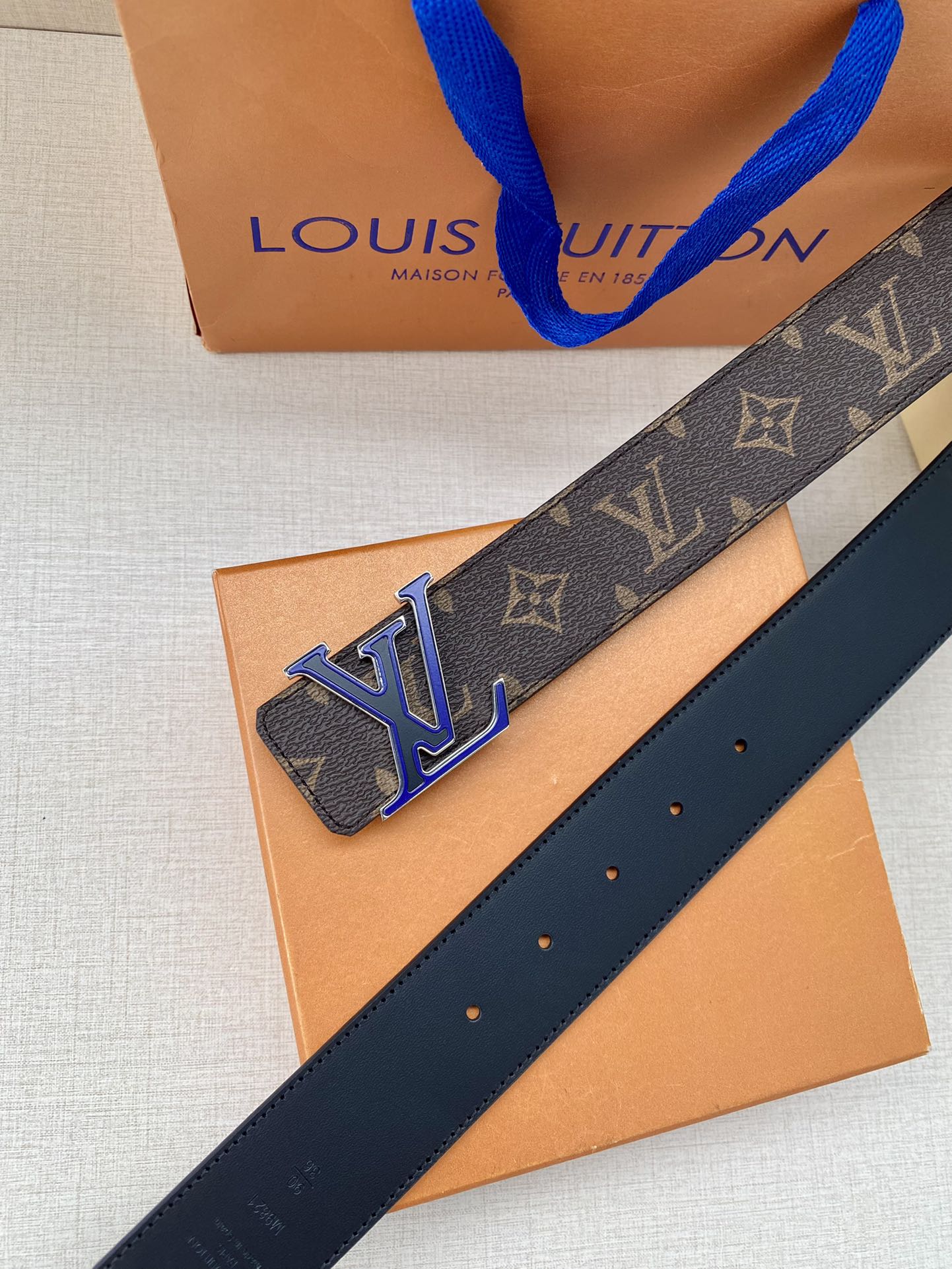 Louis Vuitton Male Leather Belt M-l