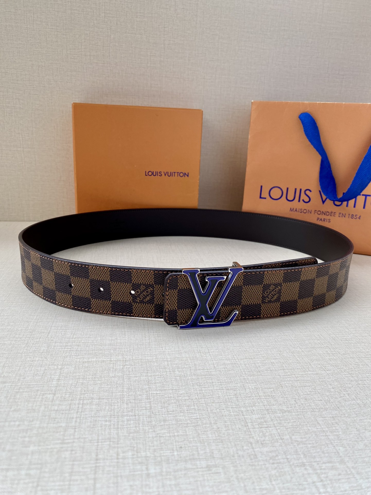 Louis Vuitton Male Leather Belt M-l