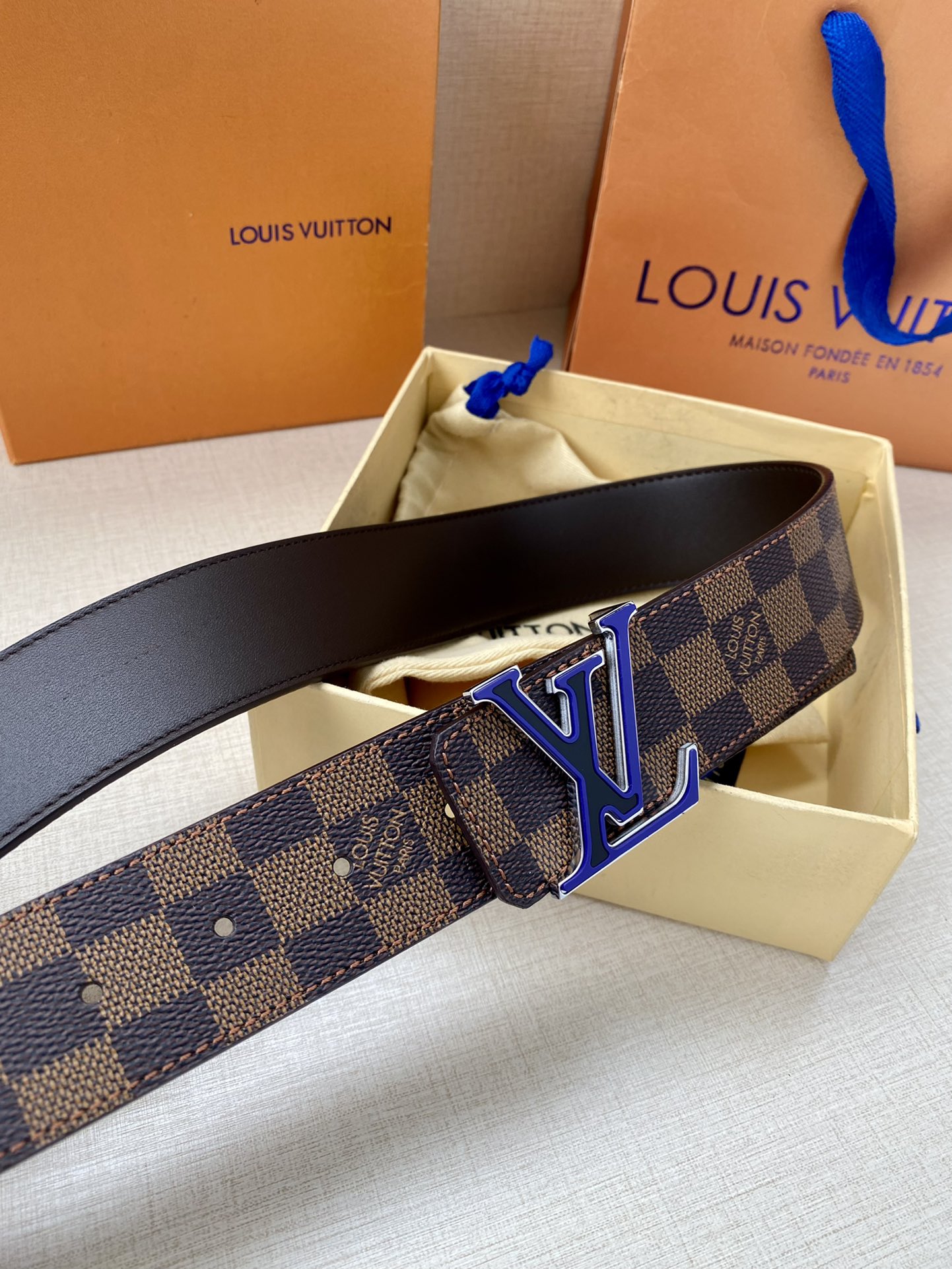 Louis Vuitton Male Leather Belt M-l