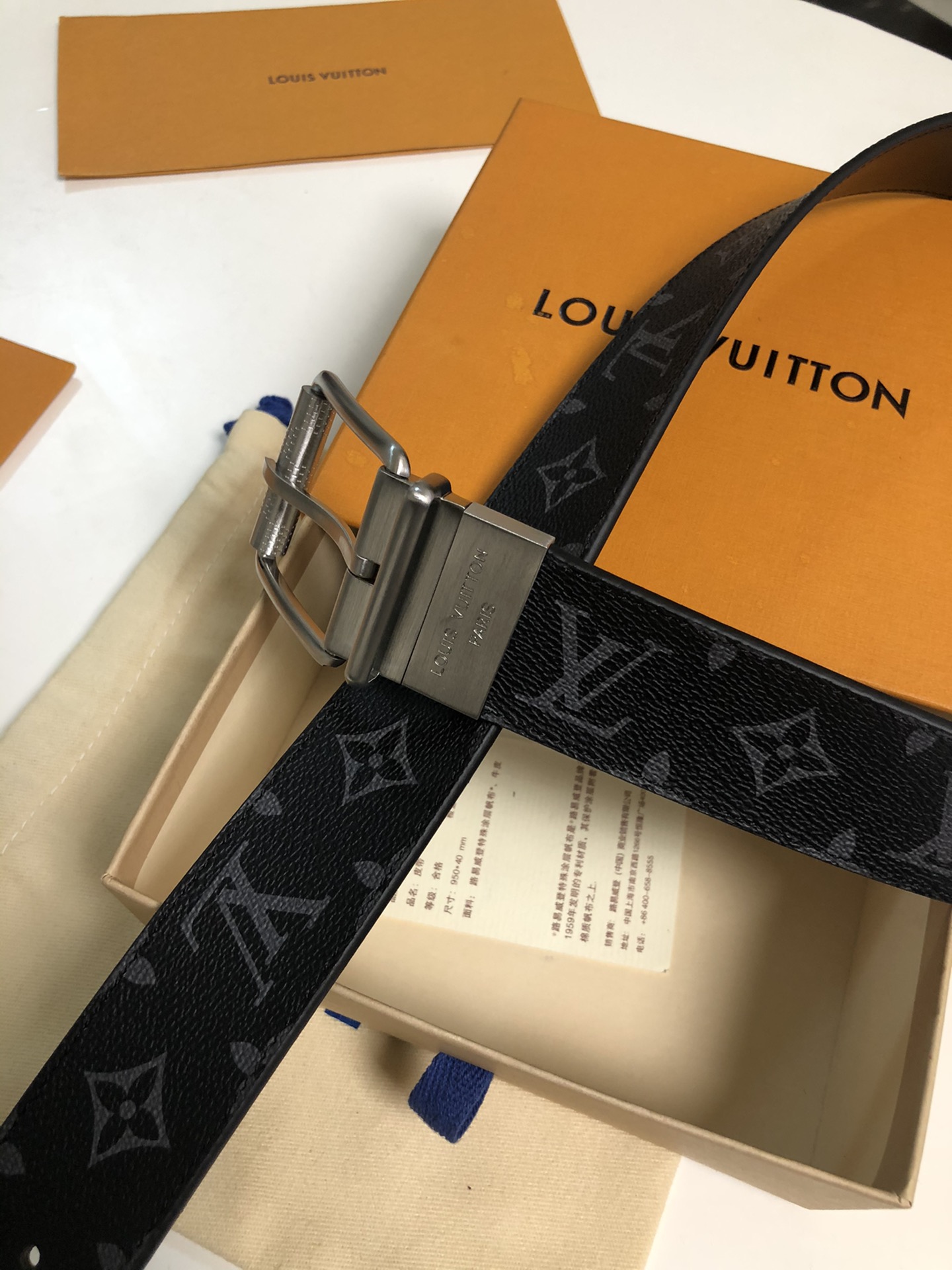 Louis Vuitton Male Leather Belt Cow Leather Black M-l
