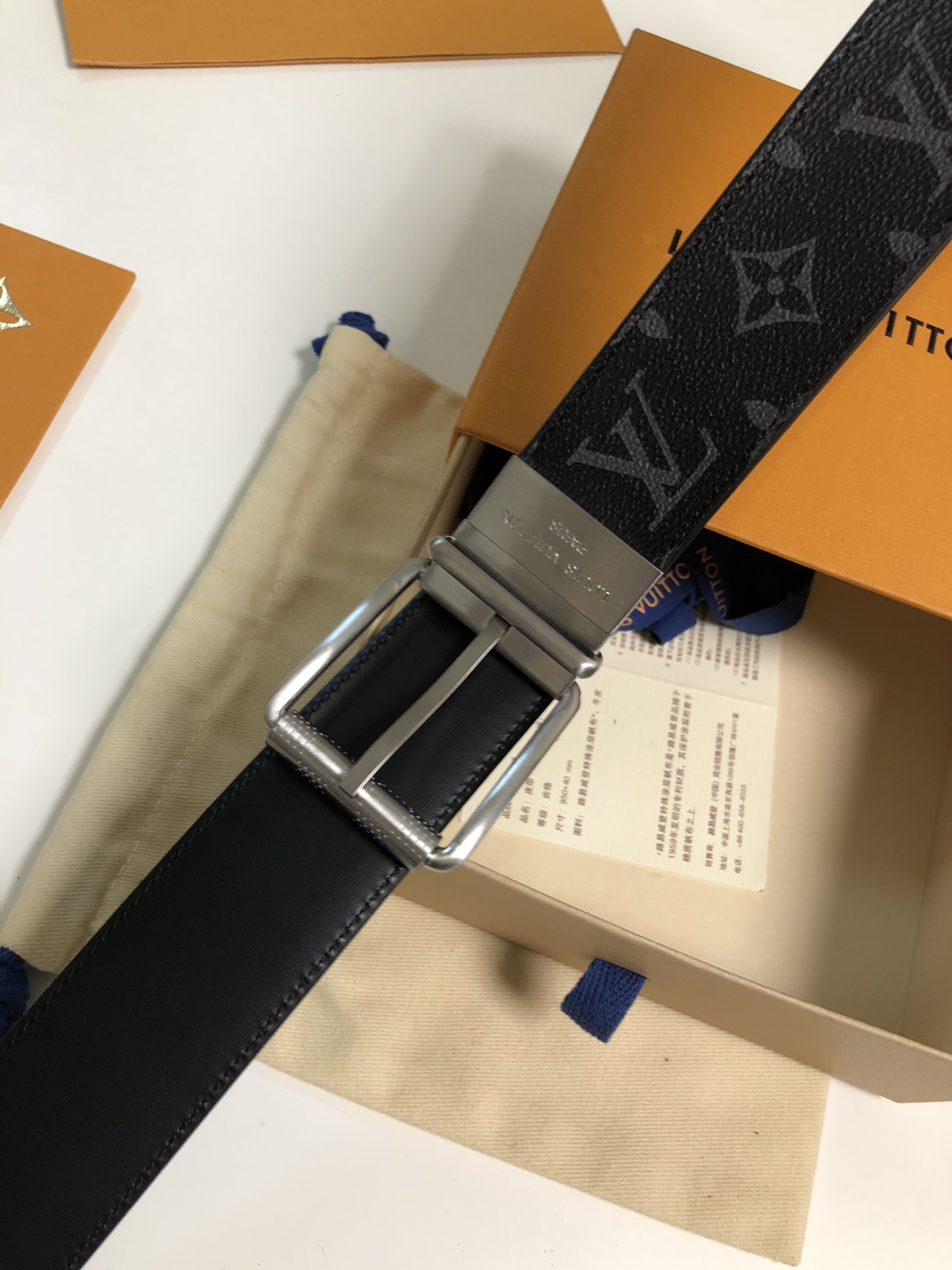 Louis Vuitton Male Leather Belt Cow Leather Black M-l