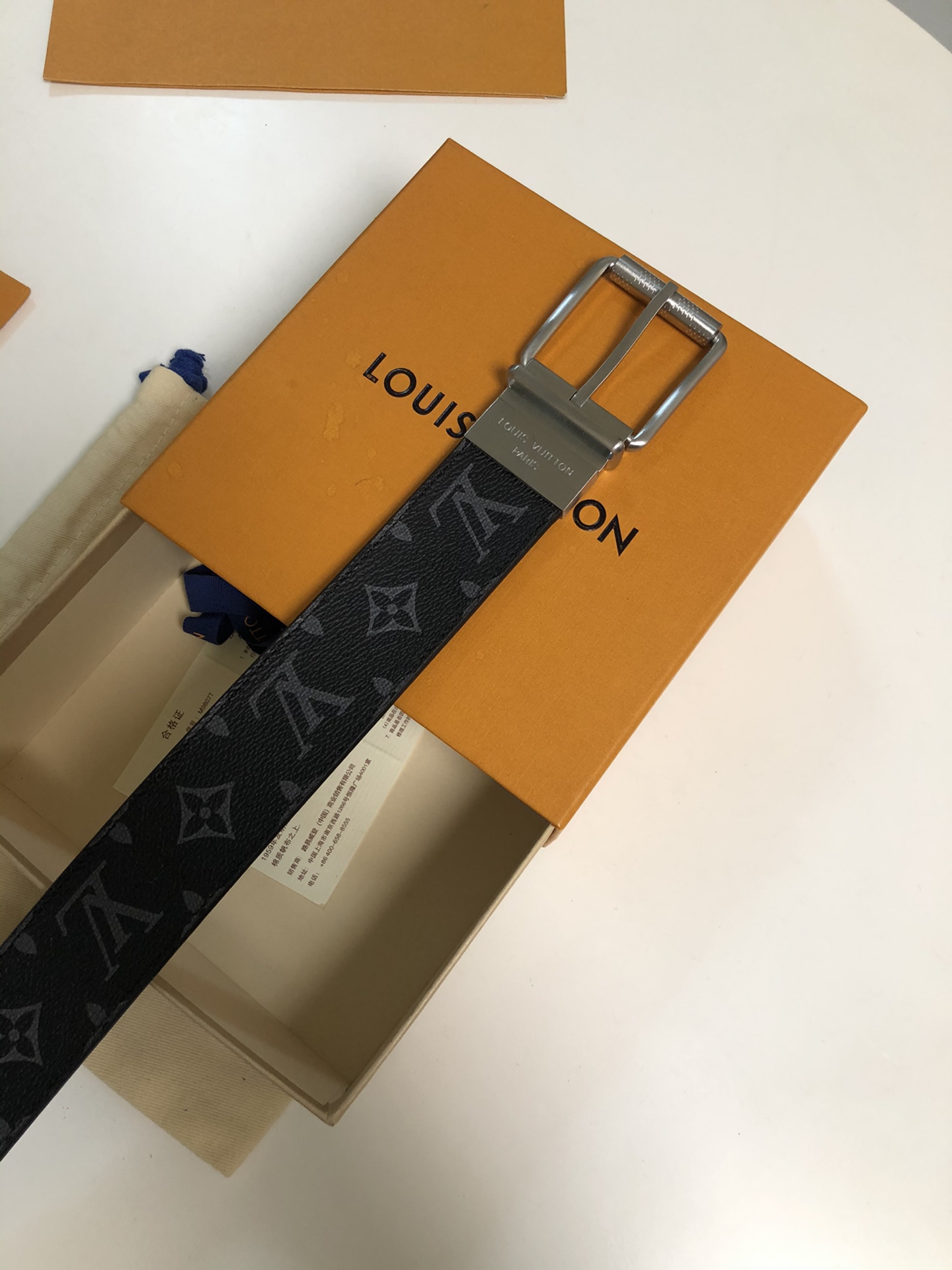 Louis Vuitton Male Leather Belt Cow Leather Black M-l