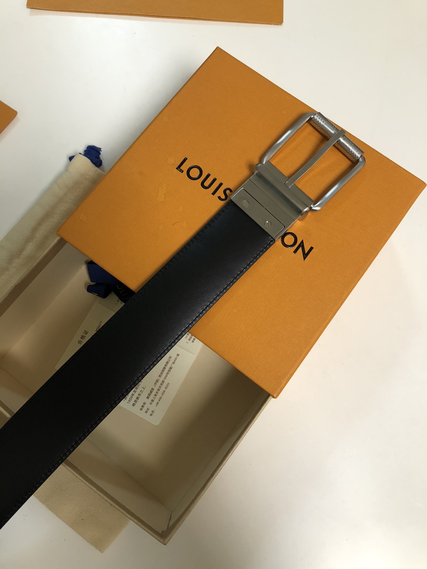 Louis Vuitton Male Leather Belt Cow Leather Black M-l