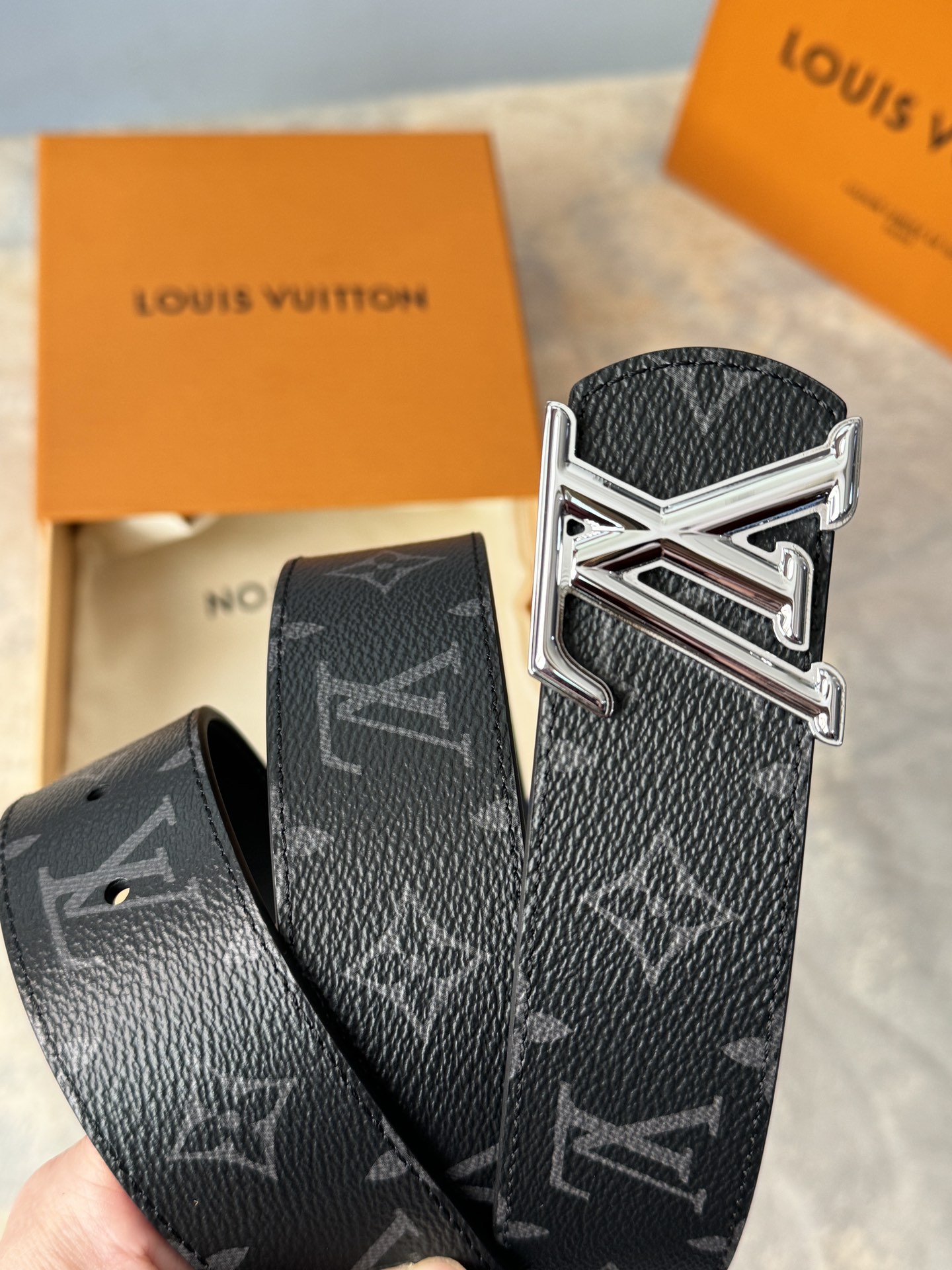 Louis Vuitton Basic Belt Cow Leather Black M-l