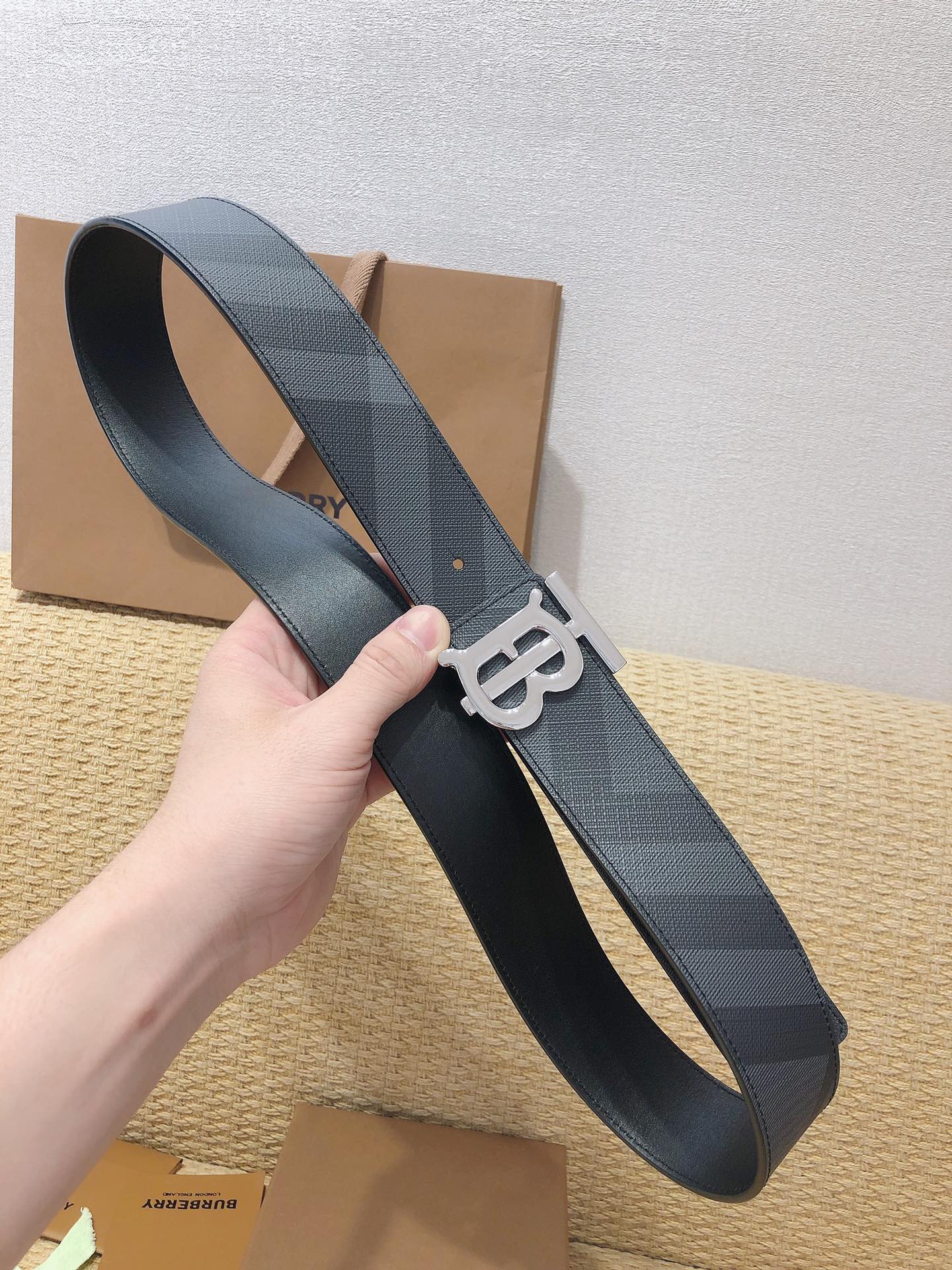 Burberry Basic Belt M