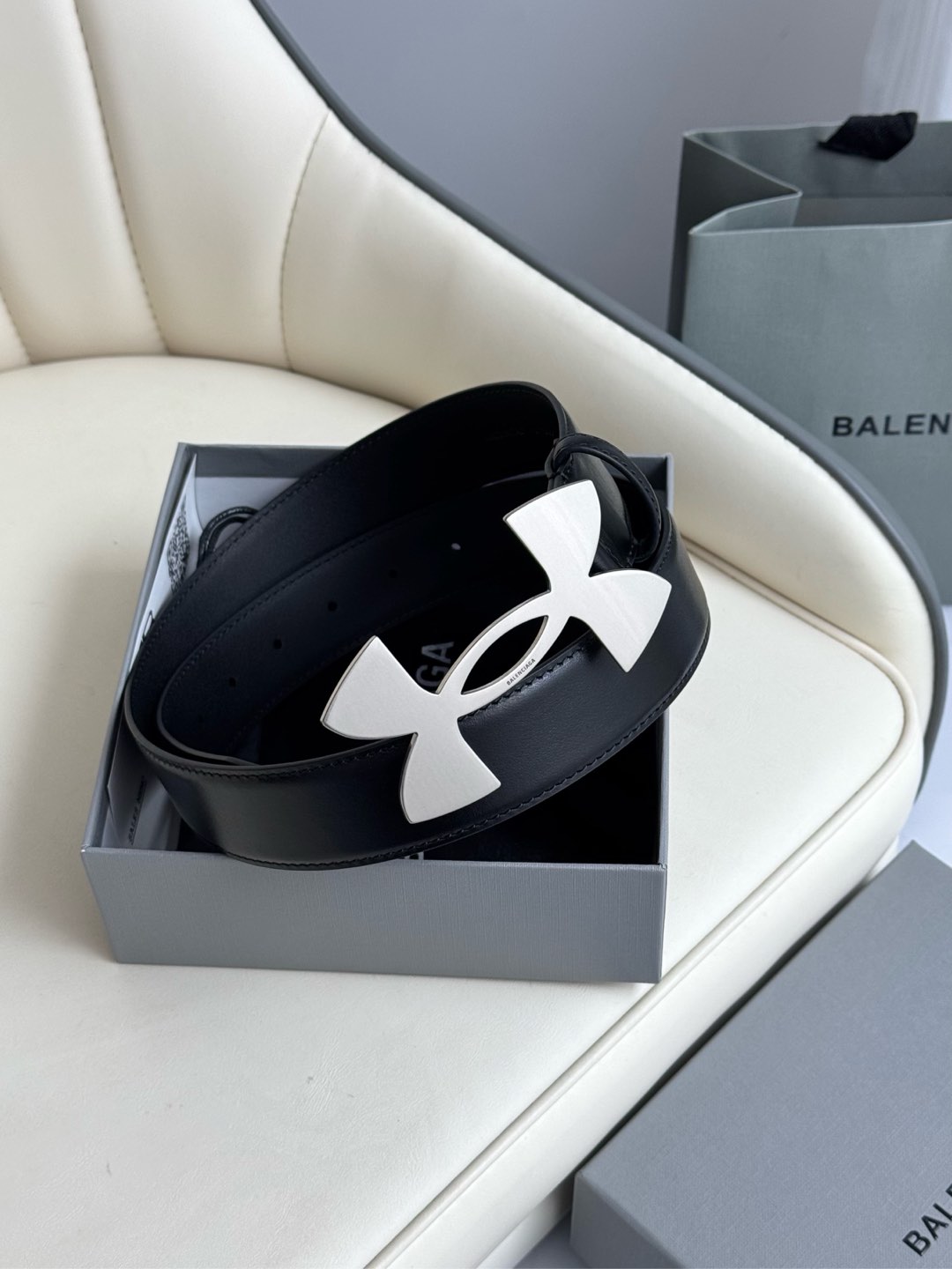 Balenciaga Basic Belt Cow Leather M-l