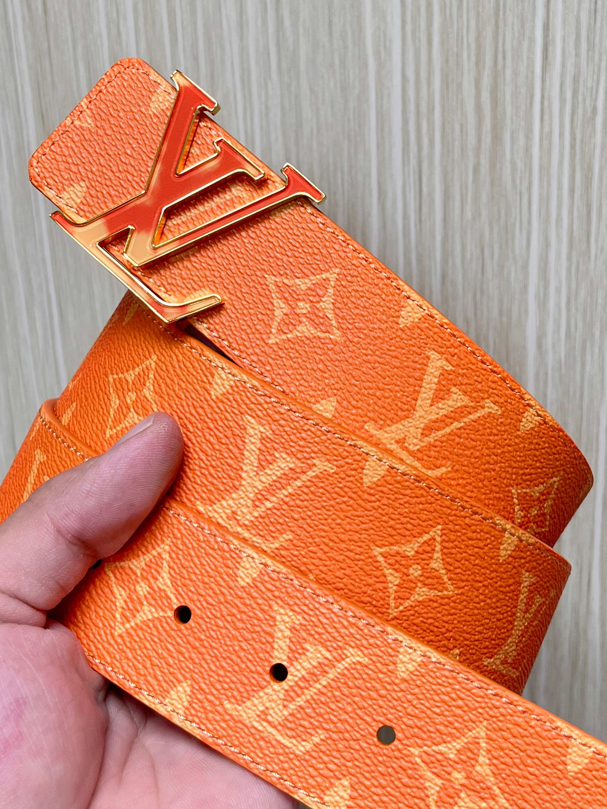 Louis Vuitton Leather Belt Silver 40mm-s-m