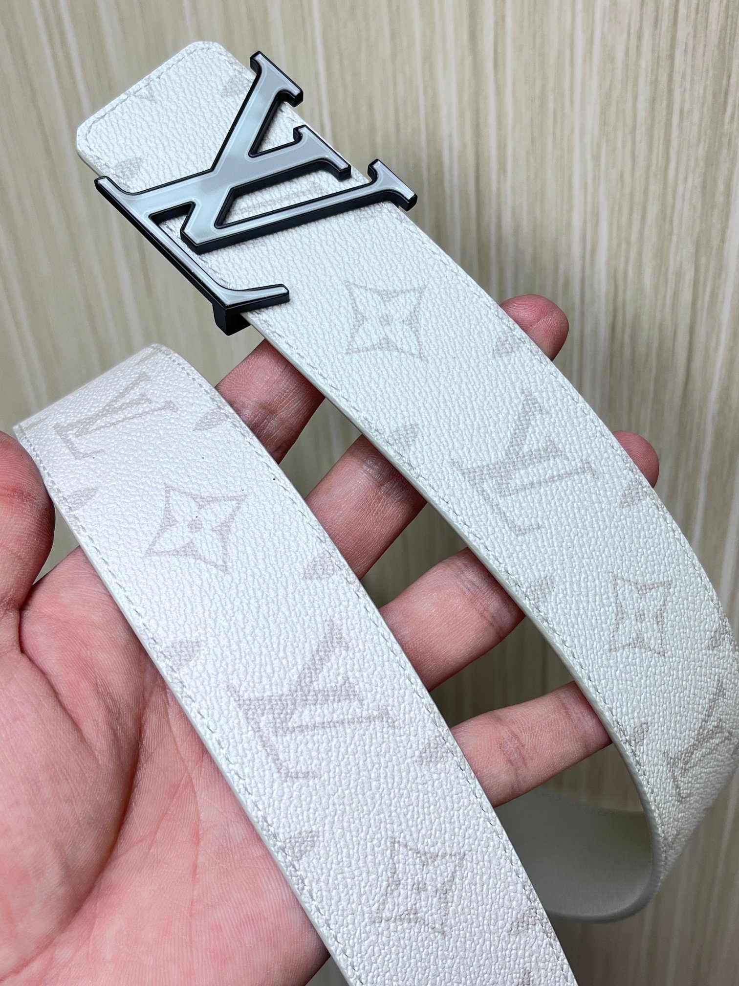 Louis Vuitton Leather Belt White 40mm-s-m
