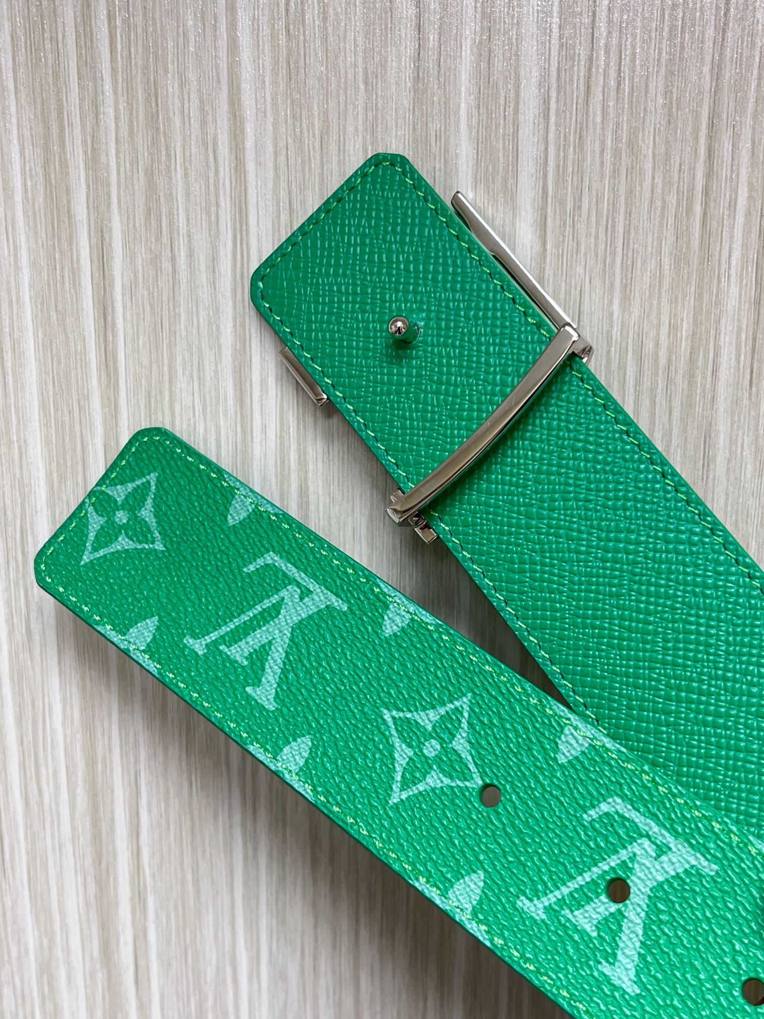 Louis Vuitton Leather Belt Silver 40mm-s-m