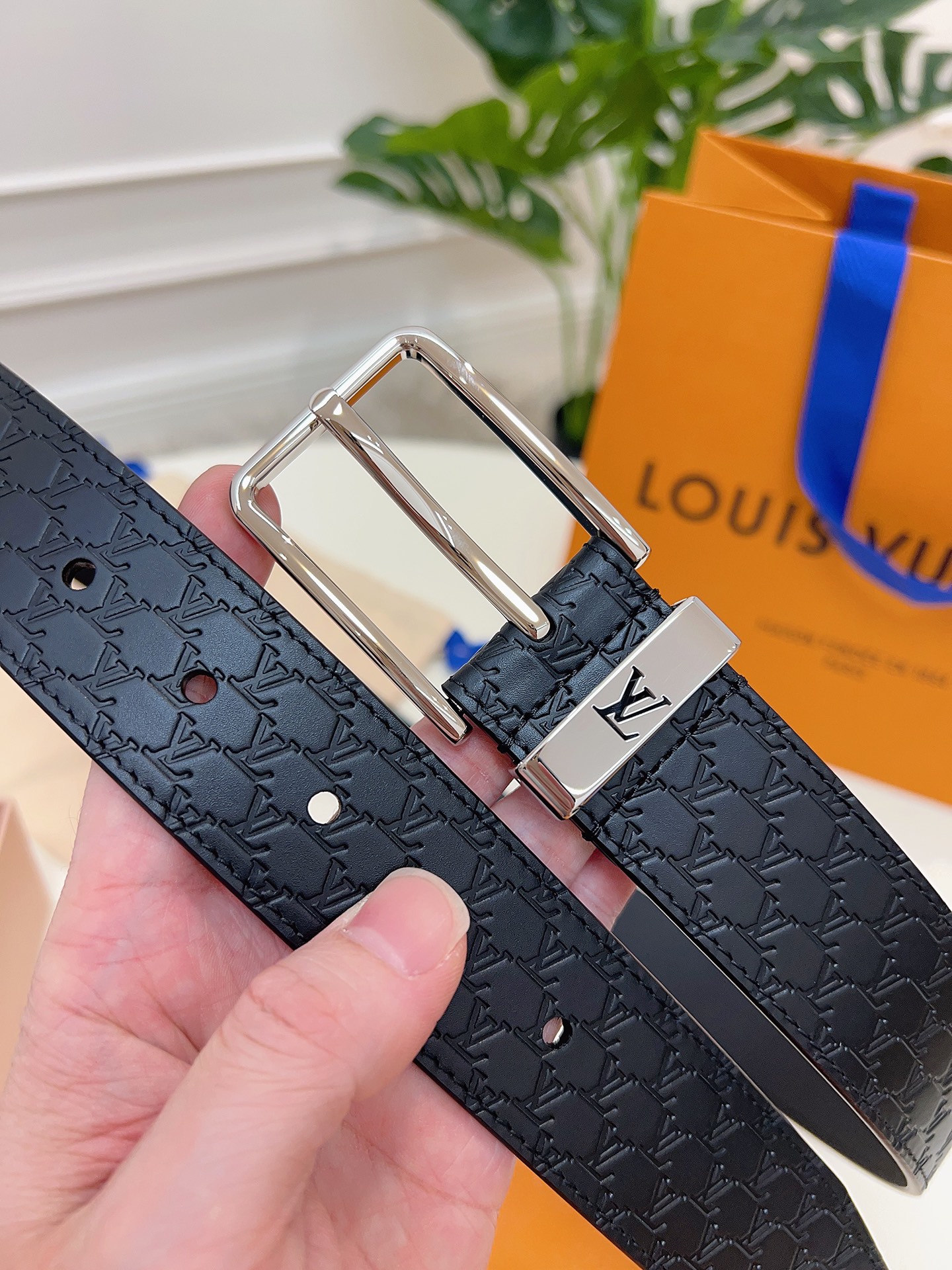 Louis Vuitton Leather Belt L