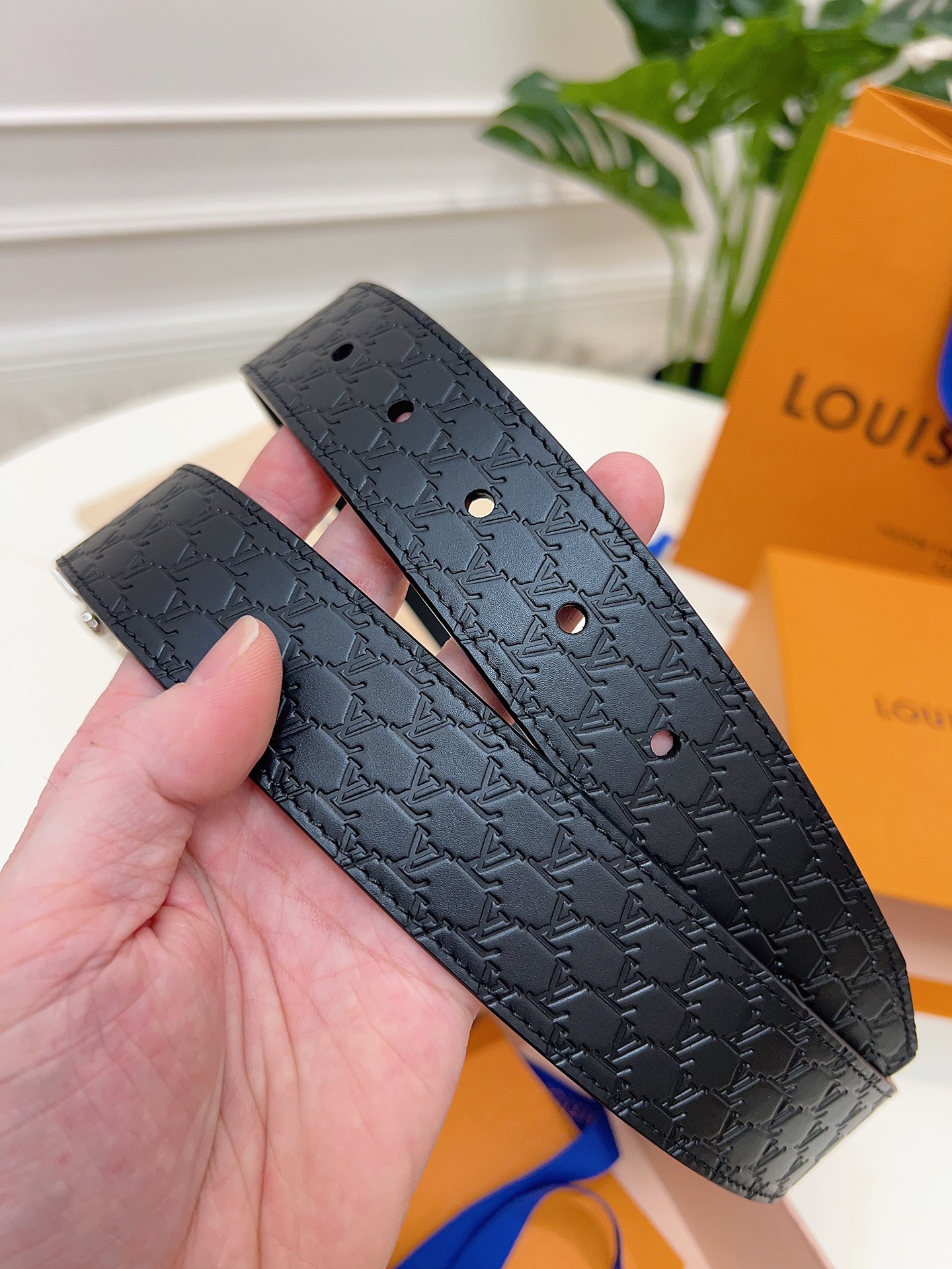 Louis Vuitton Leather Belt L