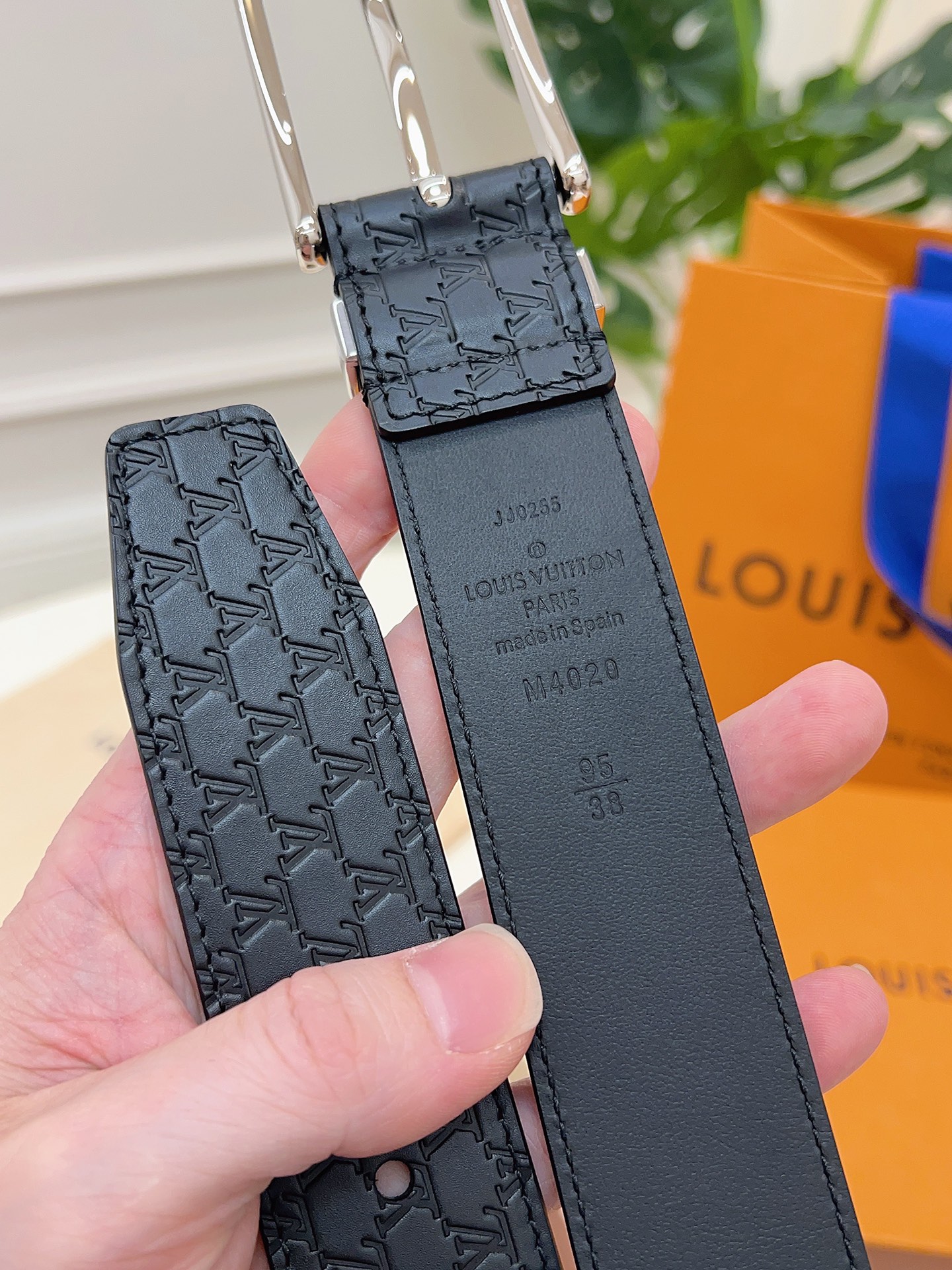 Louis Vuitton Leather Belt L