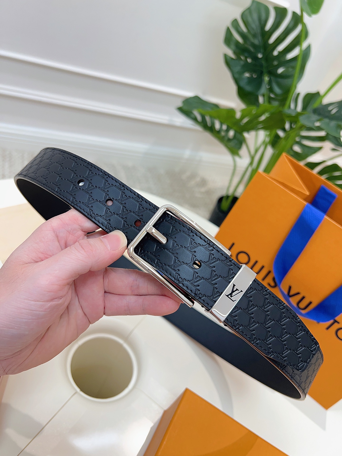 Louis Vuitton Leather Belt L