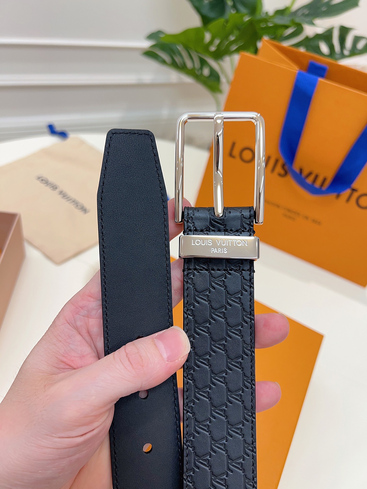 Louis Vuitton Leather Belt L