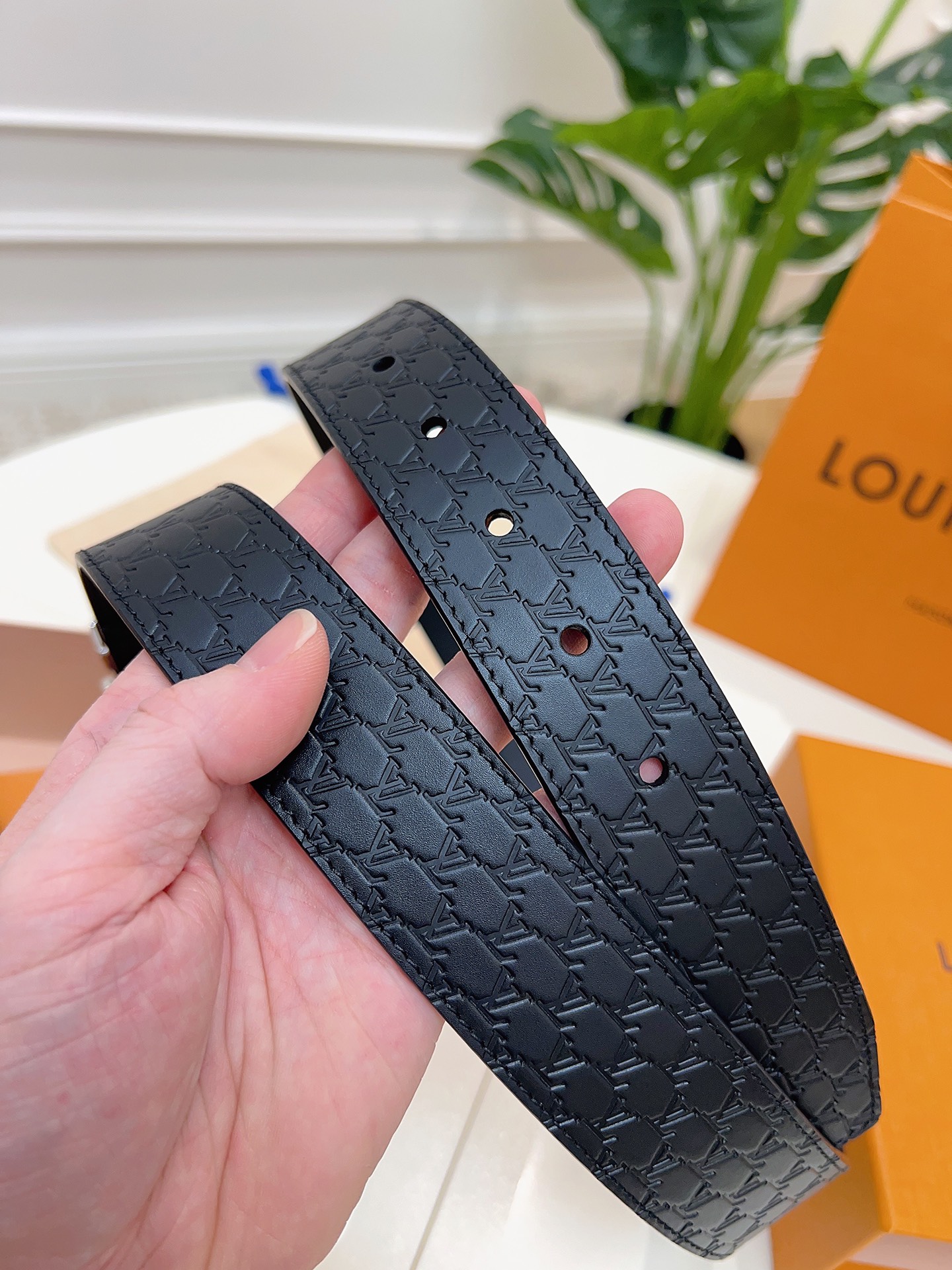 Louis Vuitton Leather Belt L