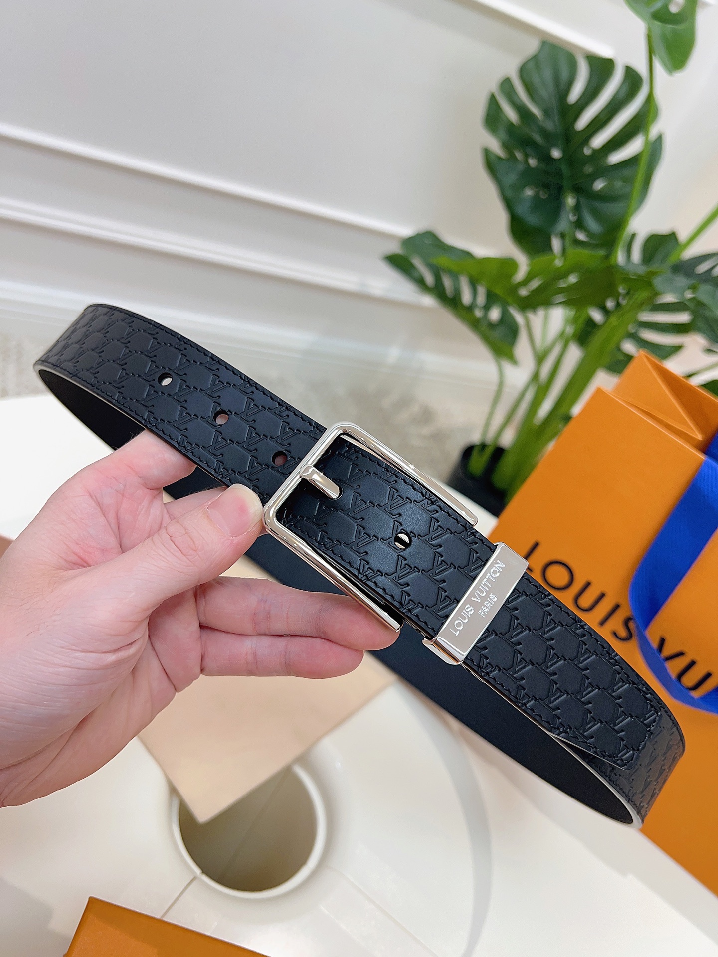 Louis Vuitton Leather Belt L