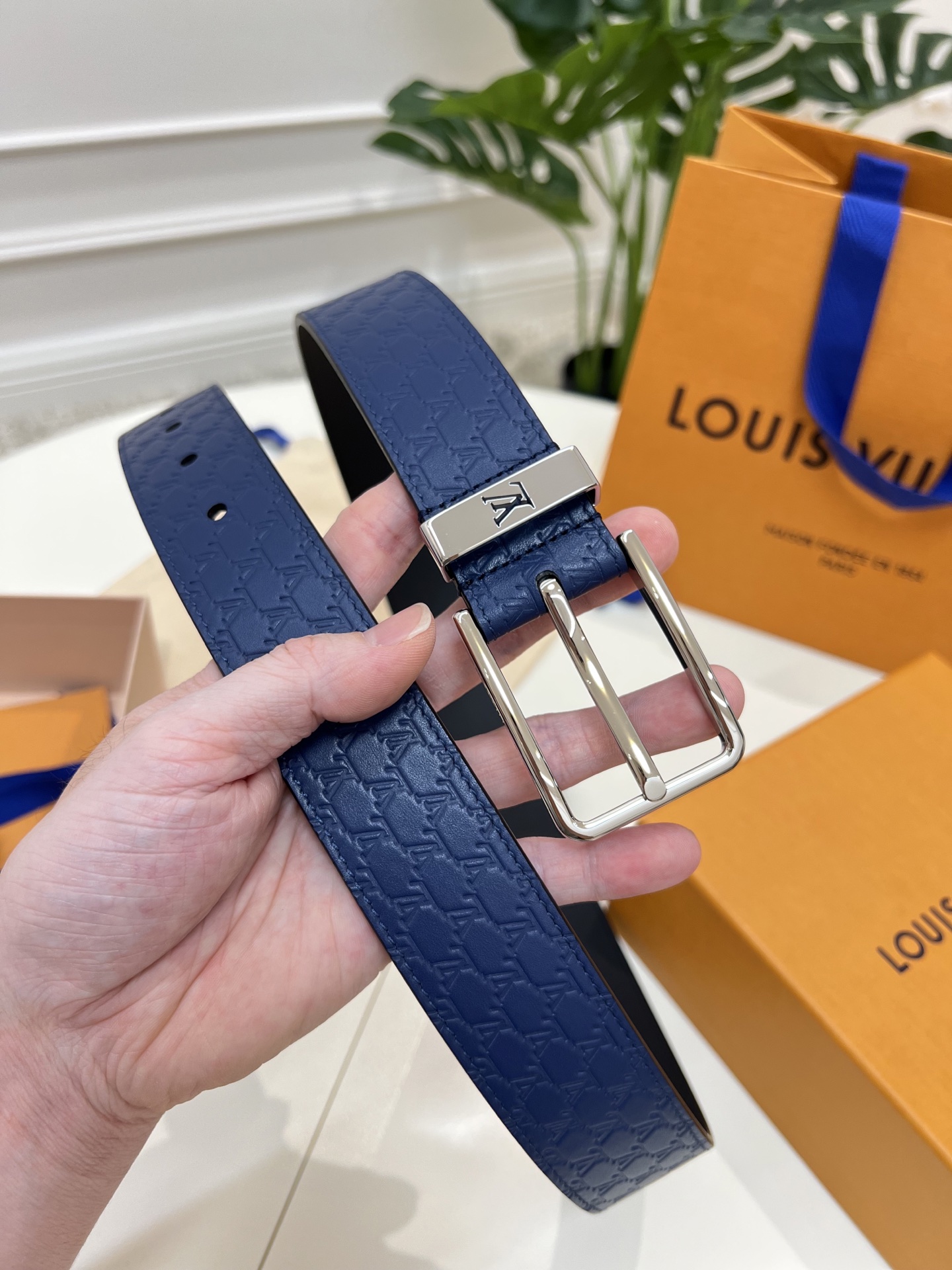 Louis Vuitton Leather Belt L