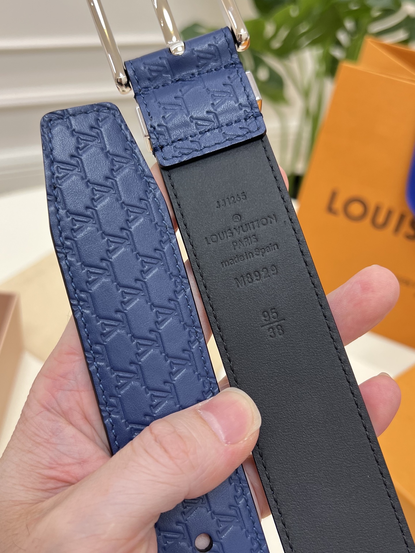 Louis Vuitton Leather Belt L