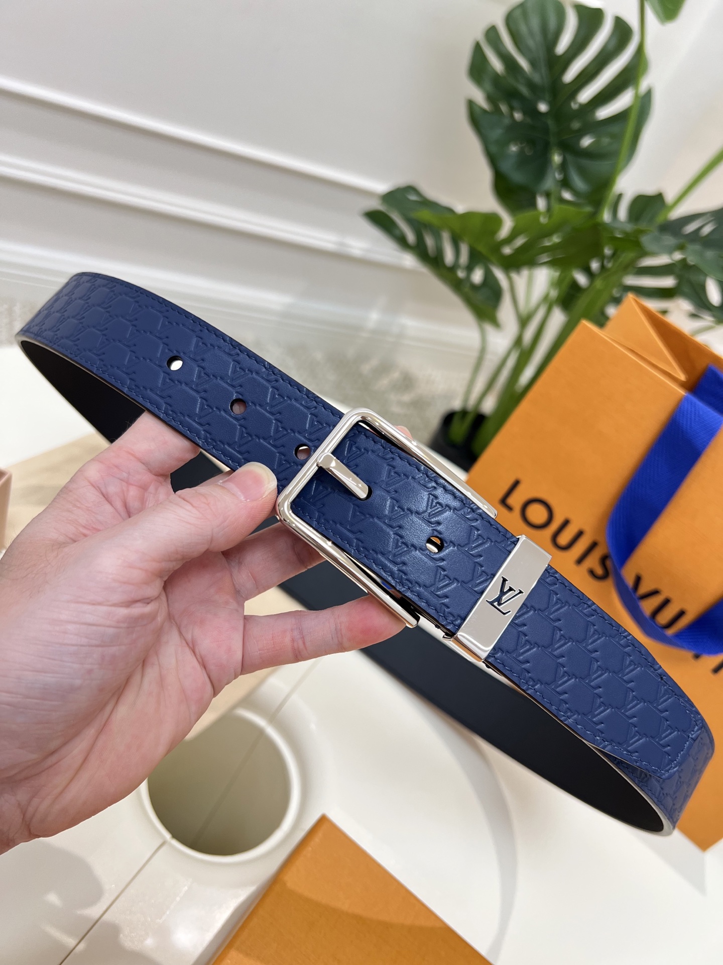 Louis Vuitton Leather Belt L