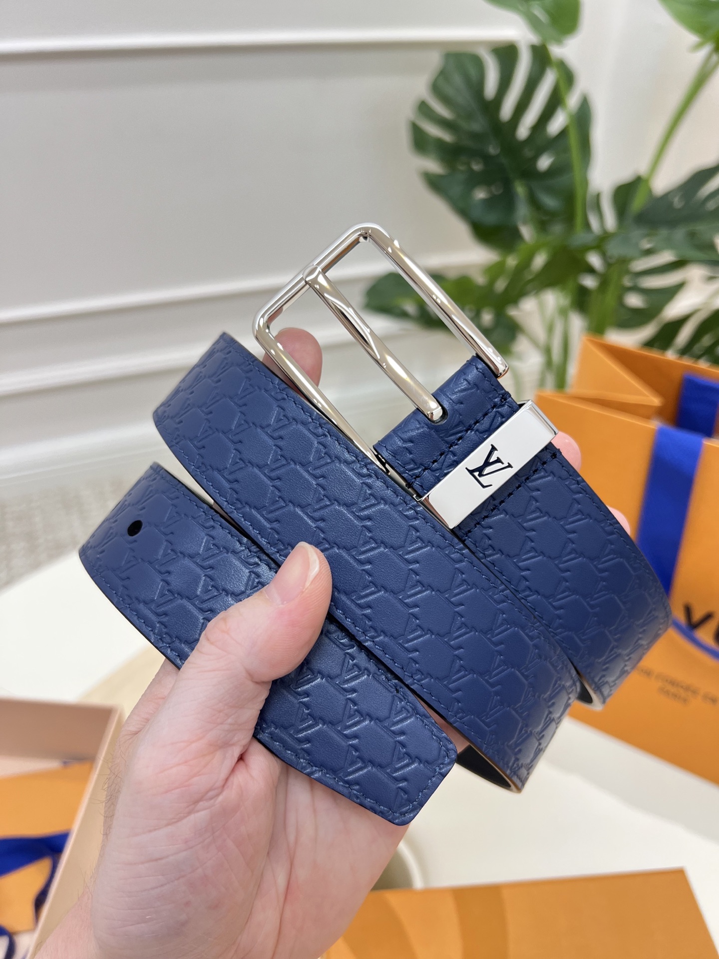 Louis Vuitton Leather Belt L