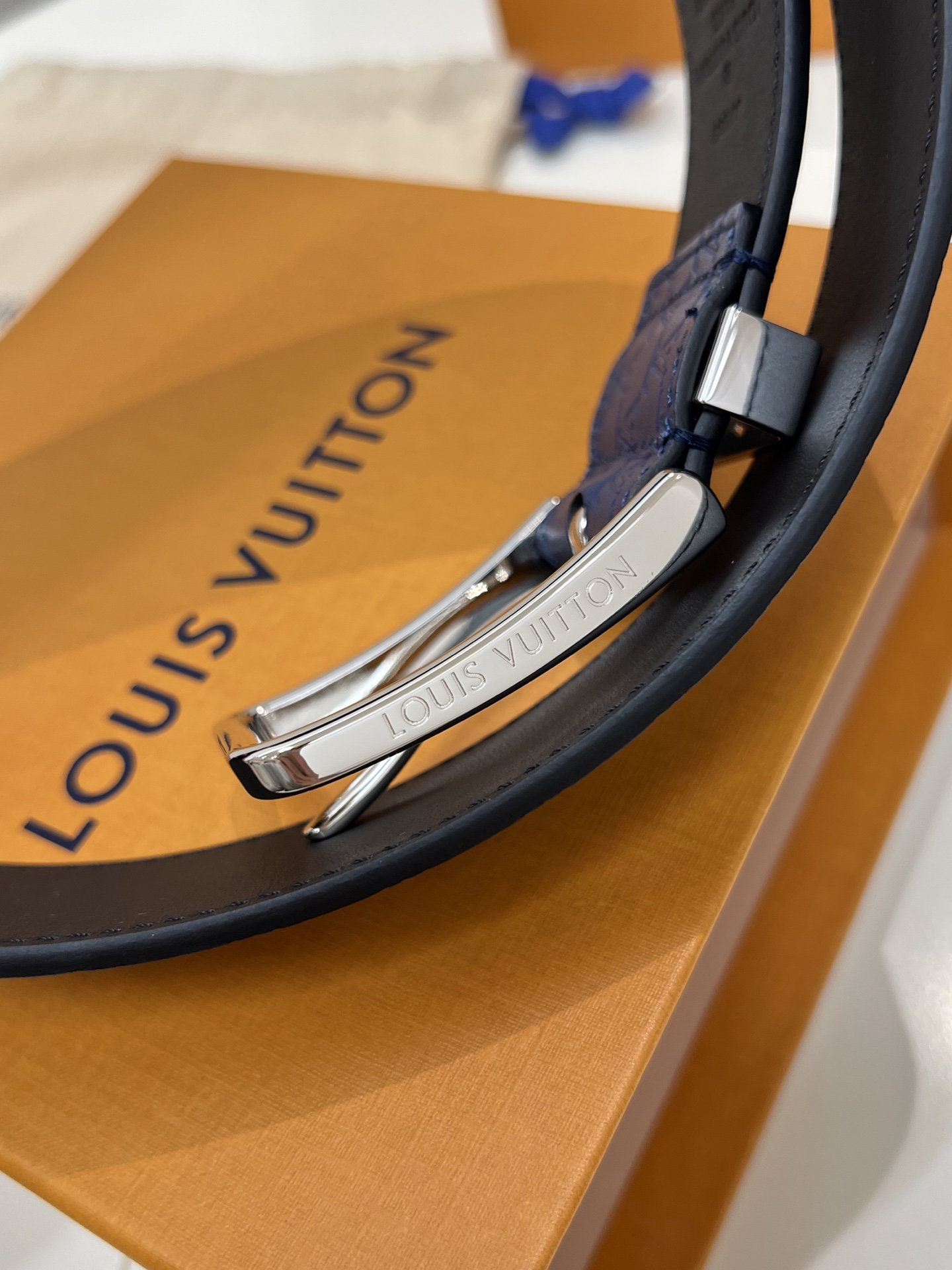 Louis Vuitton Leather Belt L