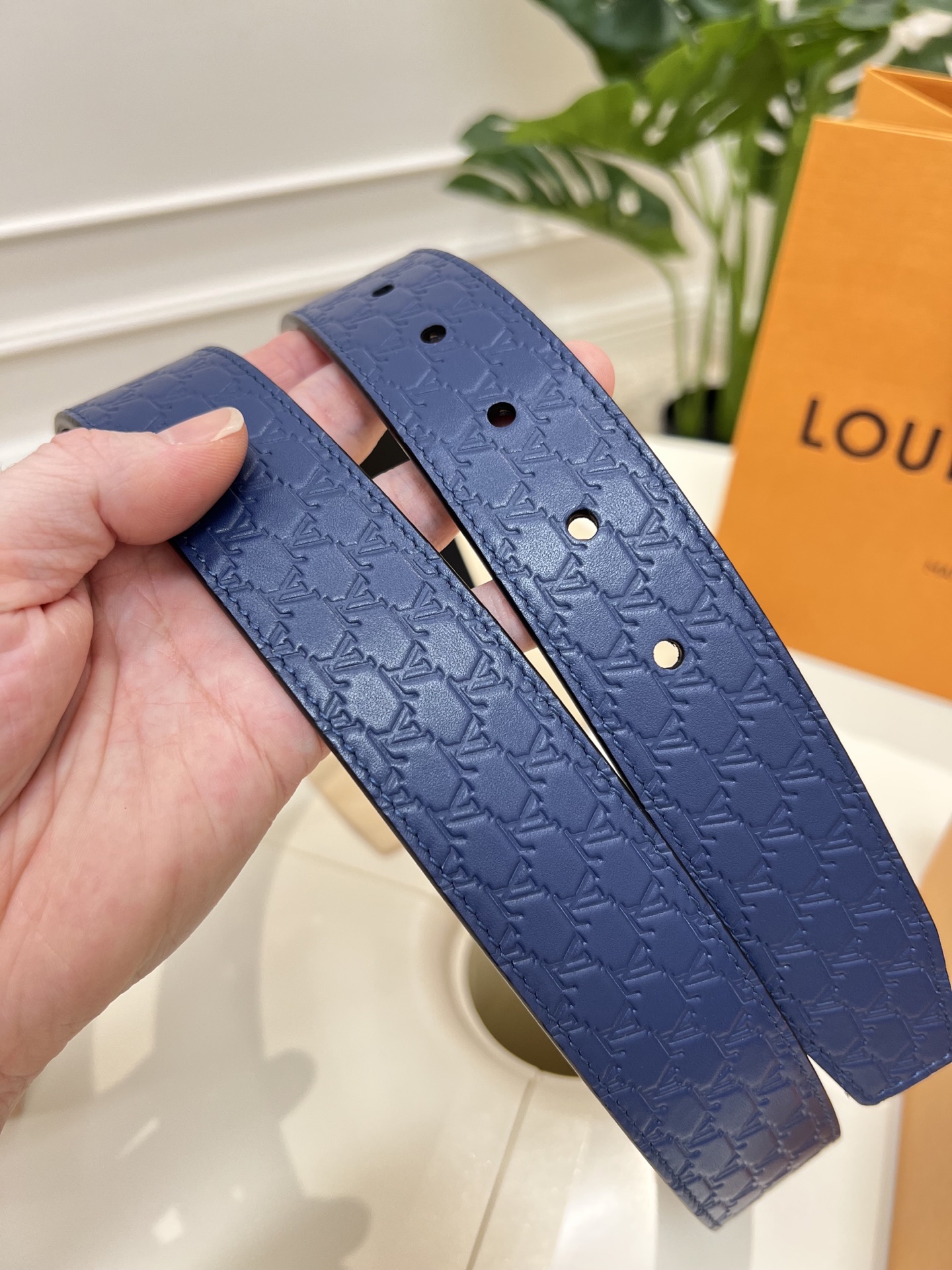Louis Vuitton Leather Belt L