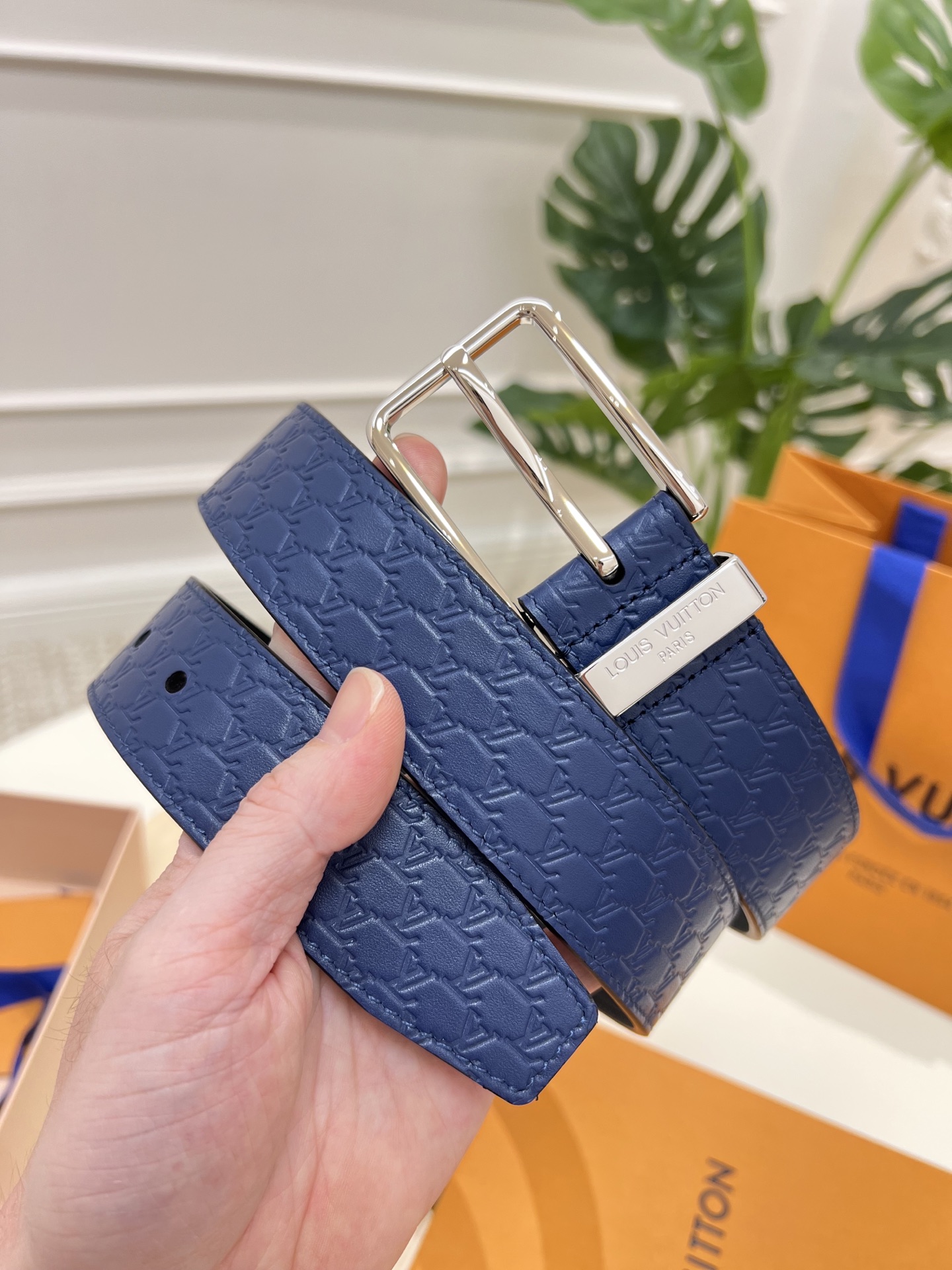 Louis Vuitton Leather Belt L