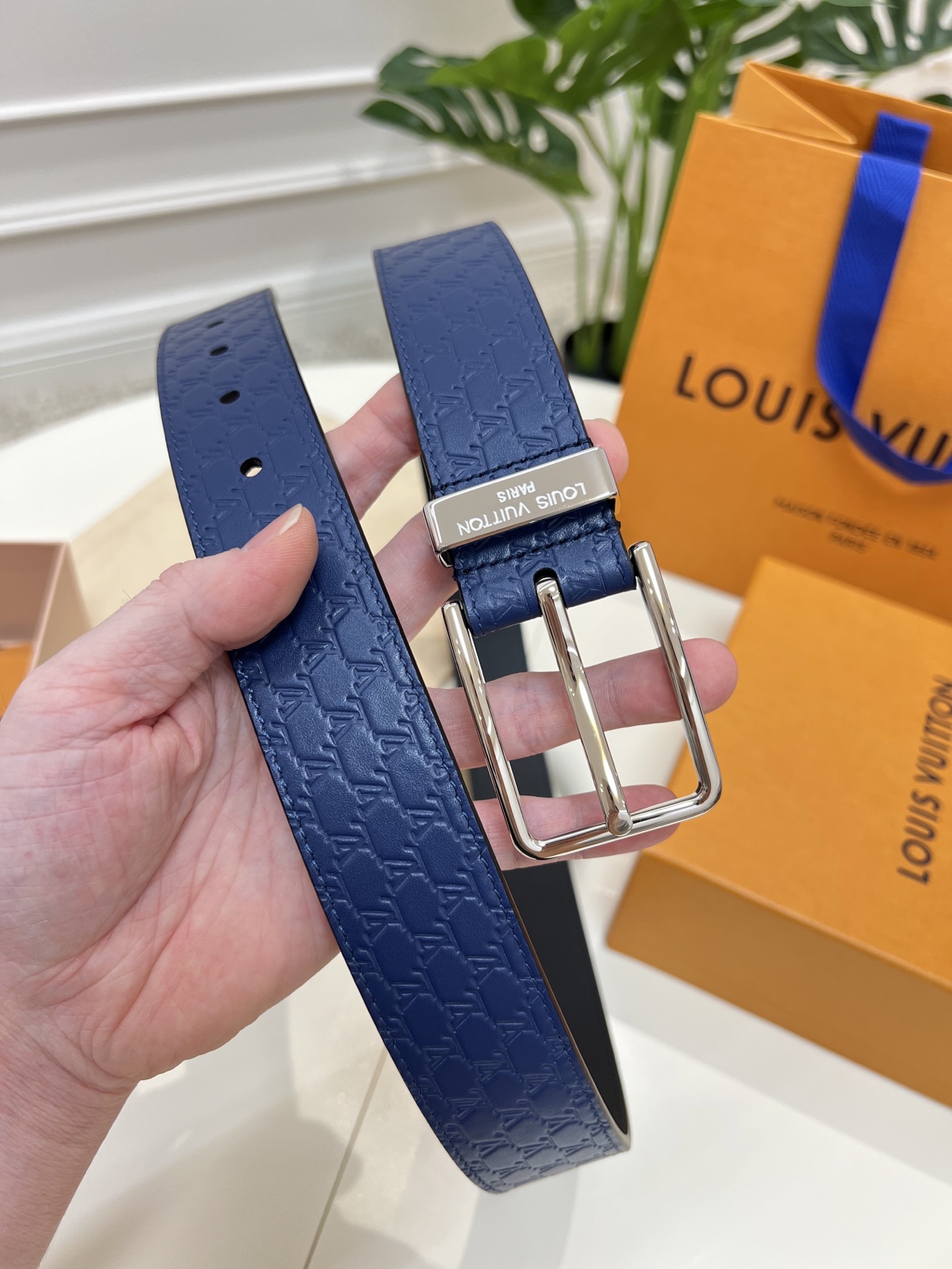 Louis Vuitton Leather Belt L