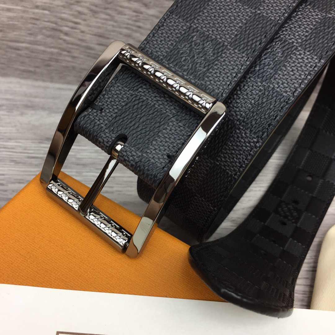 Louis Vuitton Male Basic Belt Cow Leather Black M