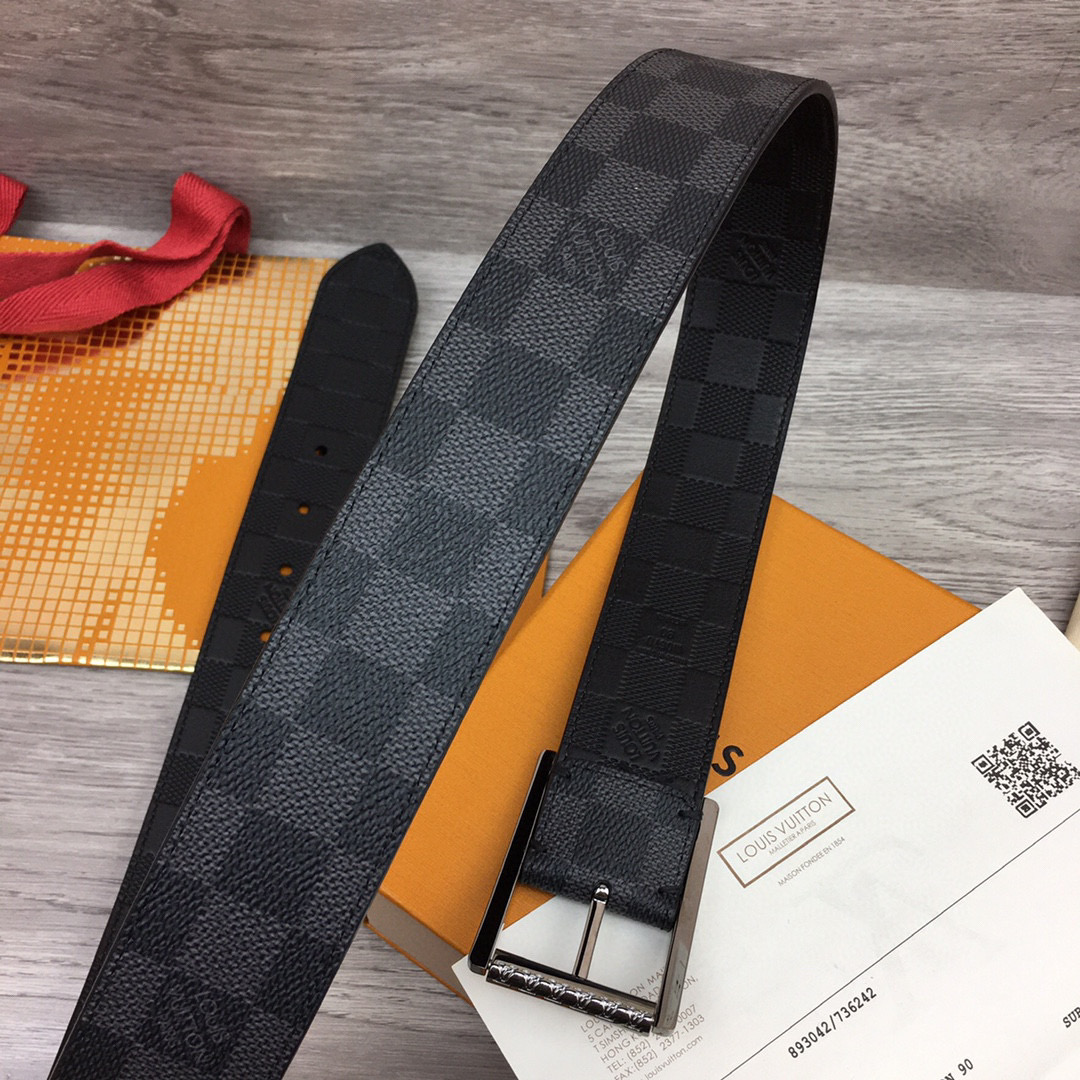 Louis Vuitton Male Basic Belt Cow Leather Black M