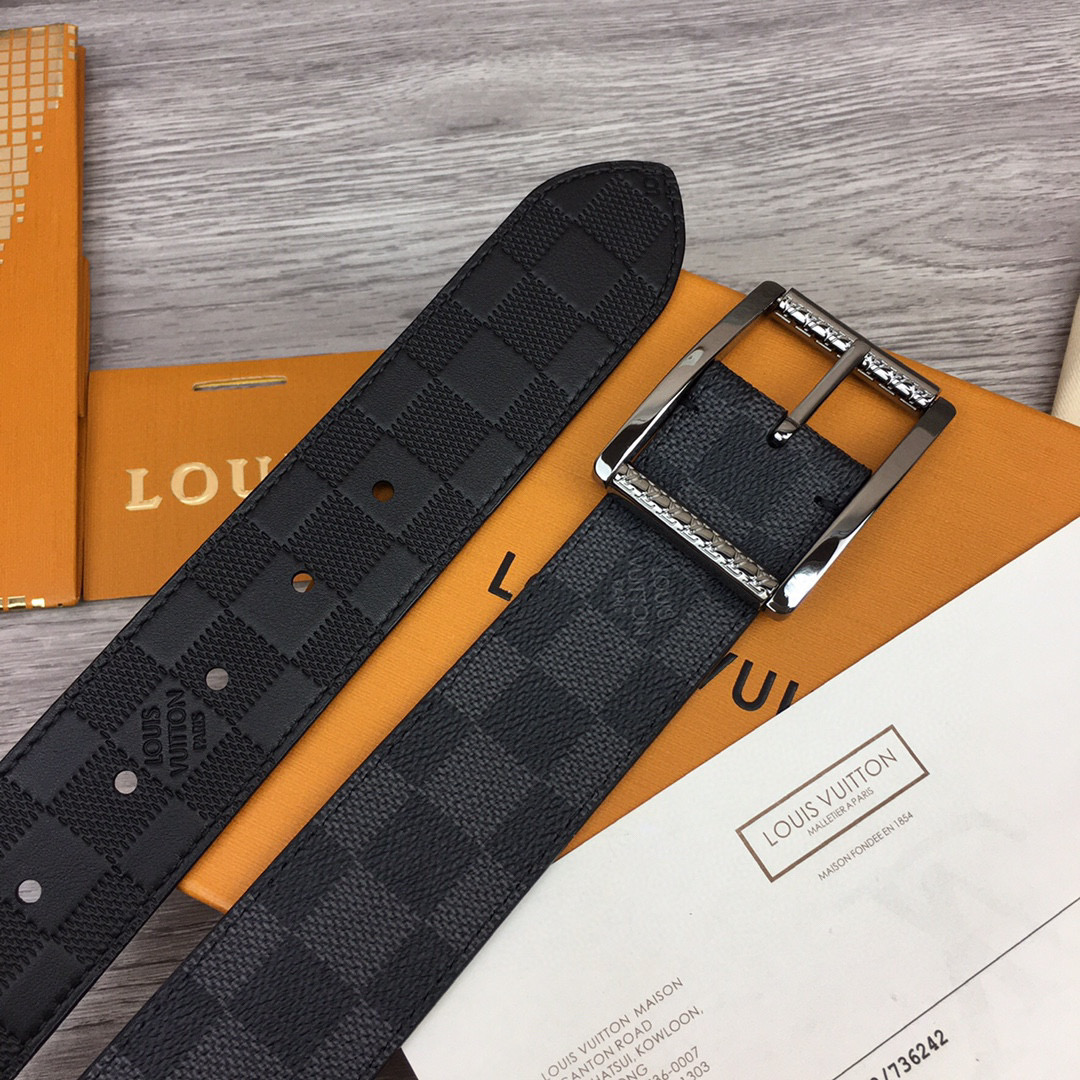 Louis Vuitton Male Basic Belt Cow Leather Black M