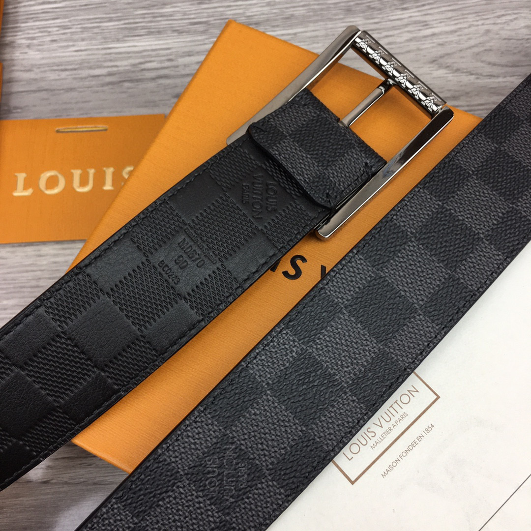 Louis Vuitton Male Basic Belt Cow Leather Black M