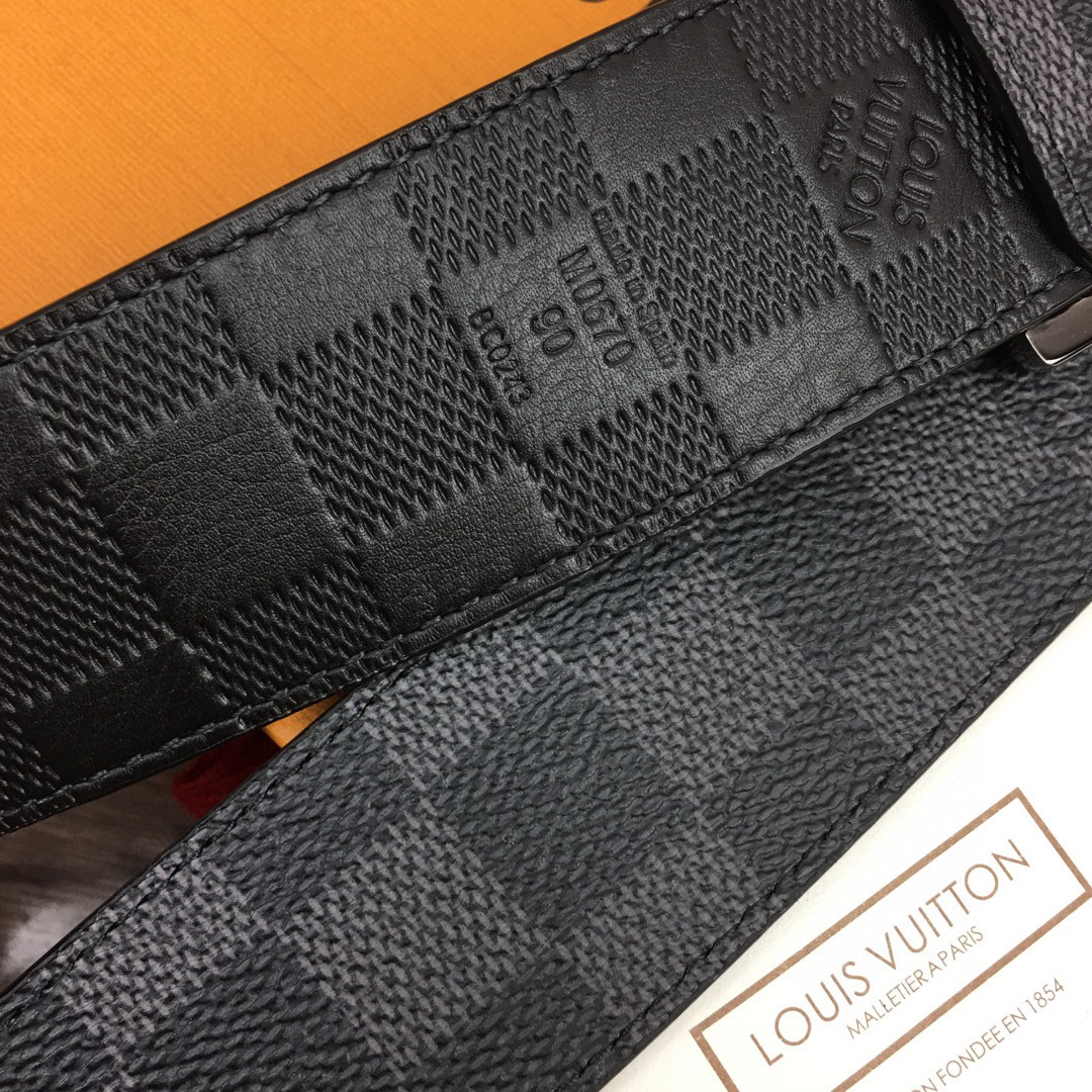 Louis Vuitton Male Basic Belt Cow Leather Black M