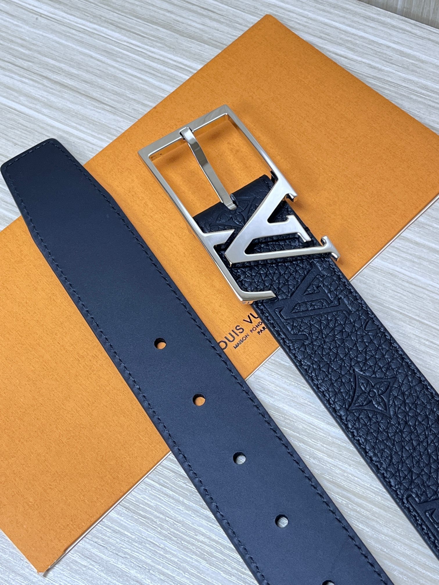 Louis Vuitton Male Basic Belt Cow Leather L