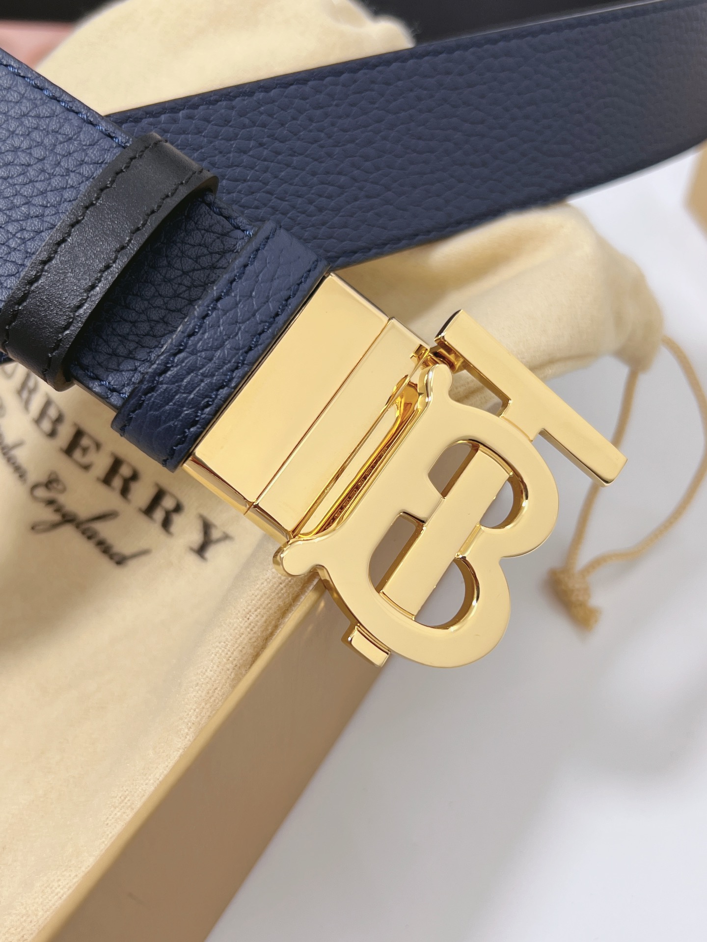 Burberry Basic Belt Top Grain Leather M