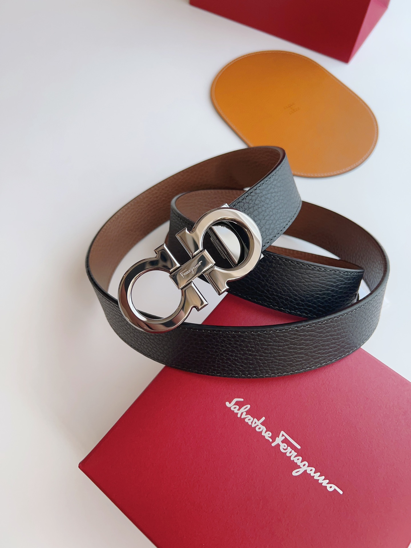 Salvatore Ferragamo Male Leather Belt M