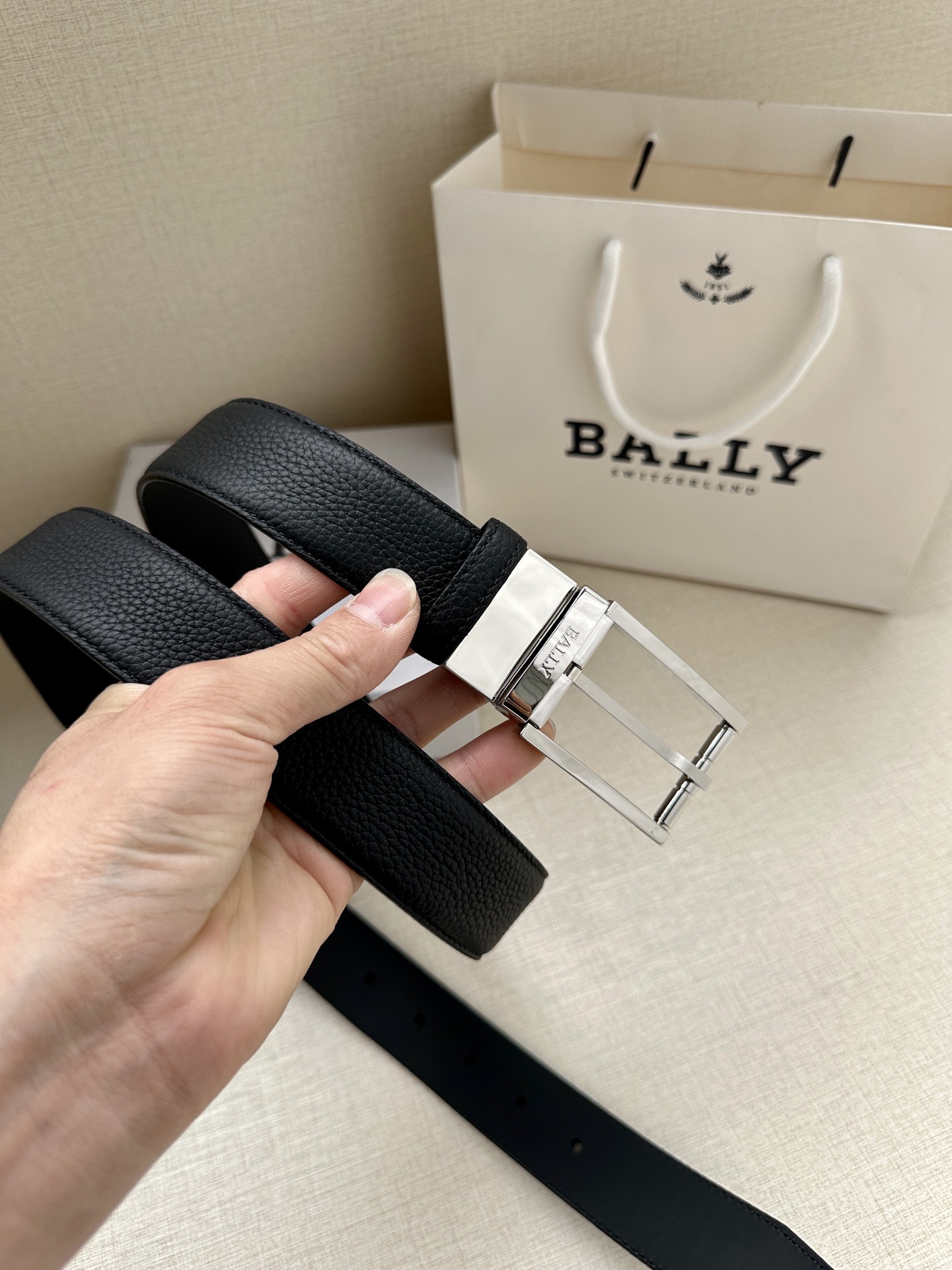 Bally Male Leather Belt Top Grain Leather M-l