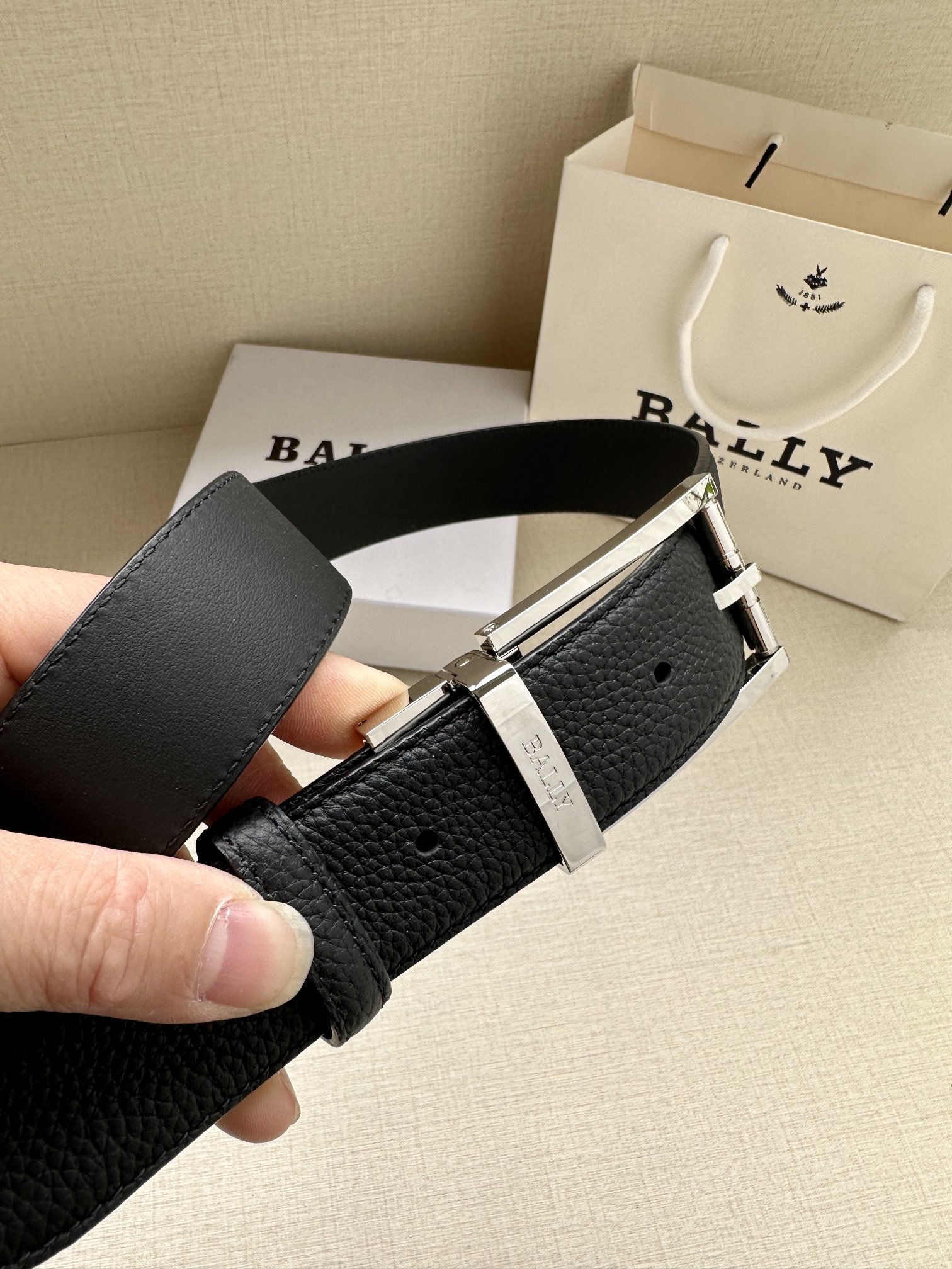 Bally Male Leather Belt Top Grain Leather M-l