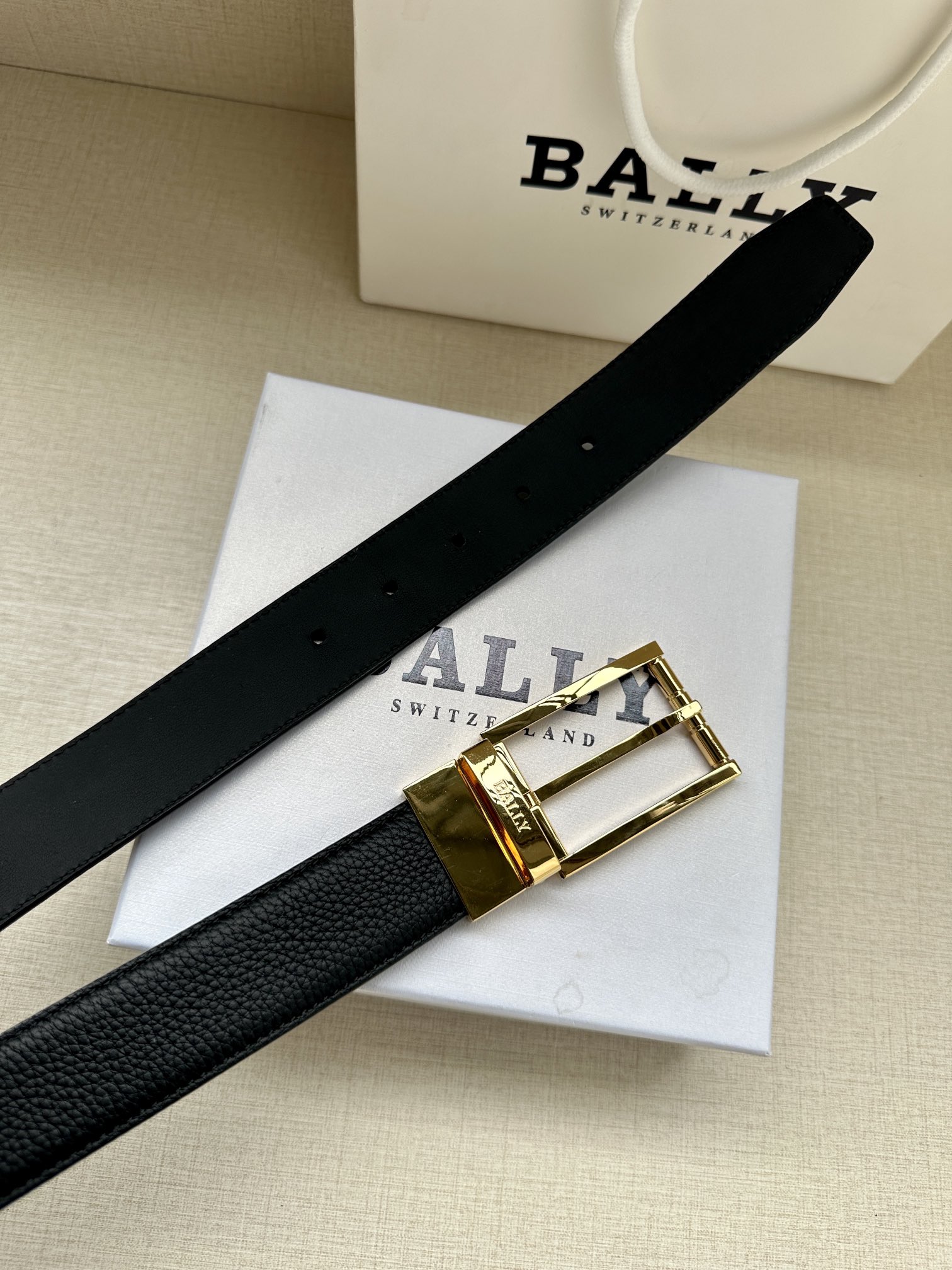 Bally Male Leather Belt Top Grain Leather M-l