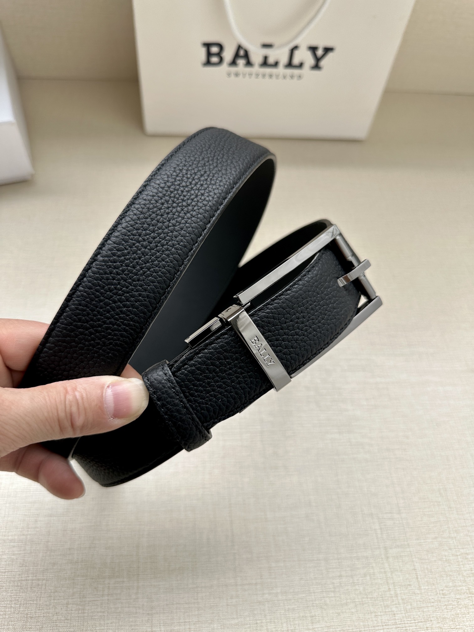 Bally Male Leather Belt Top Grain Leather M-l