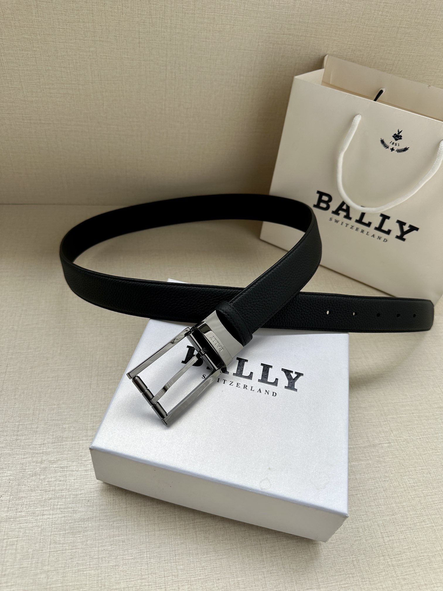 Bally Male Leather Belt Top Grain Leather M-l