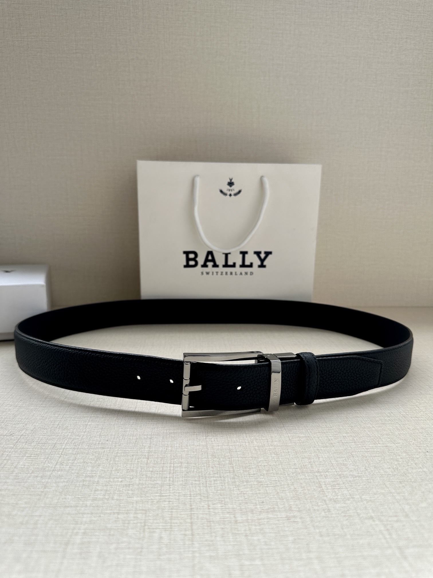 Bally Male Leather Belt Top Grain Leather M-l