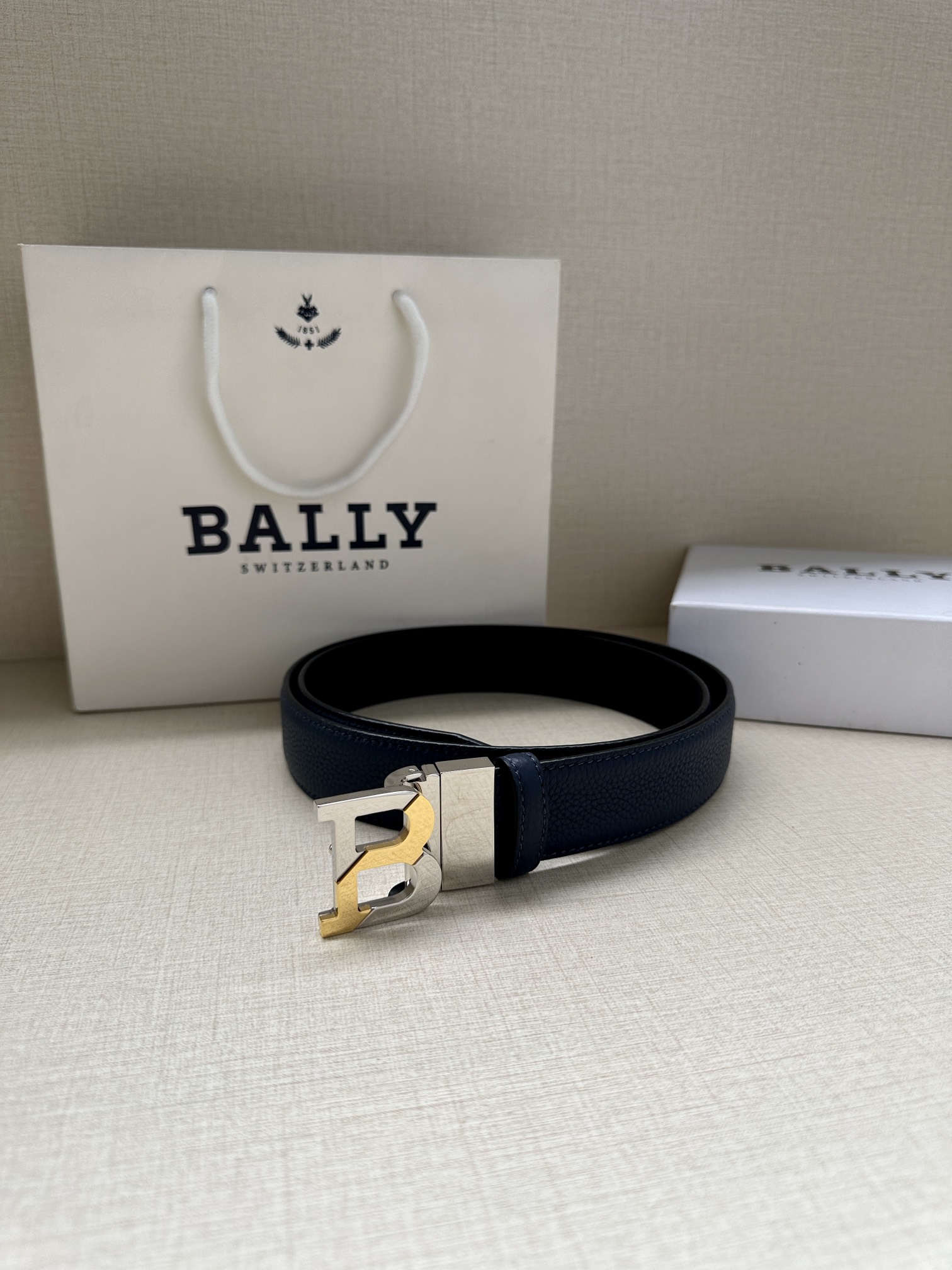 Bally Male Leather Belt Top Grain Leather M-l
