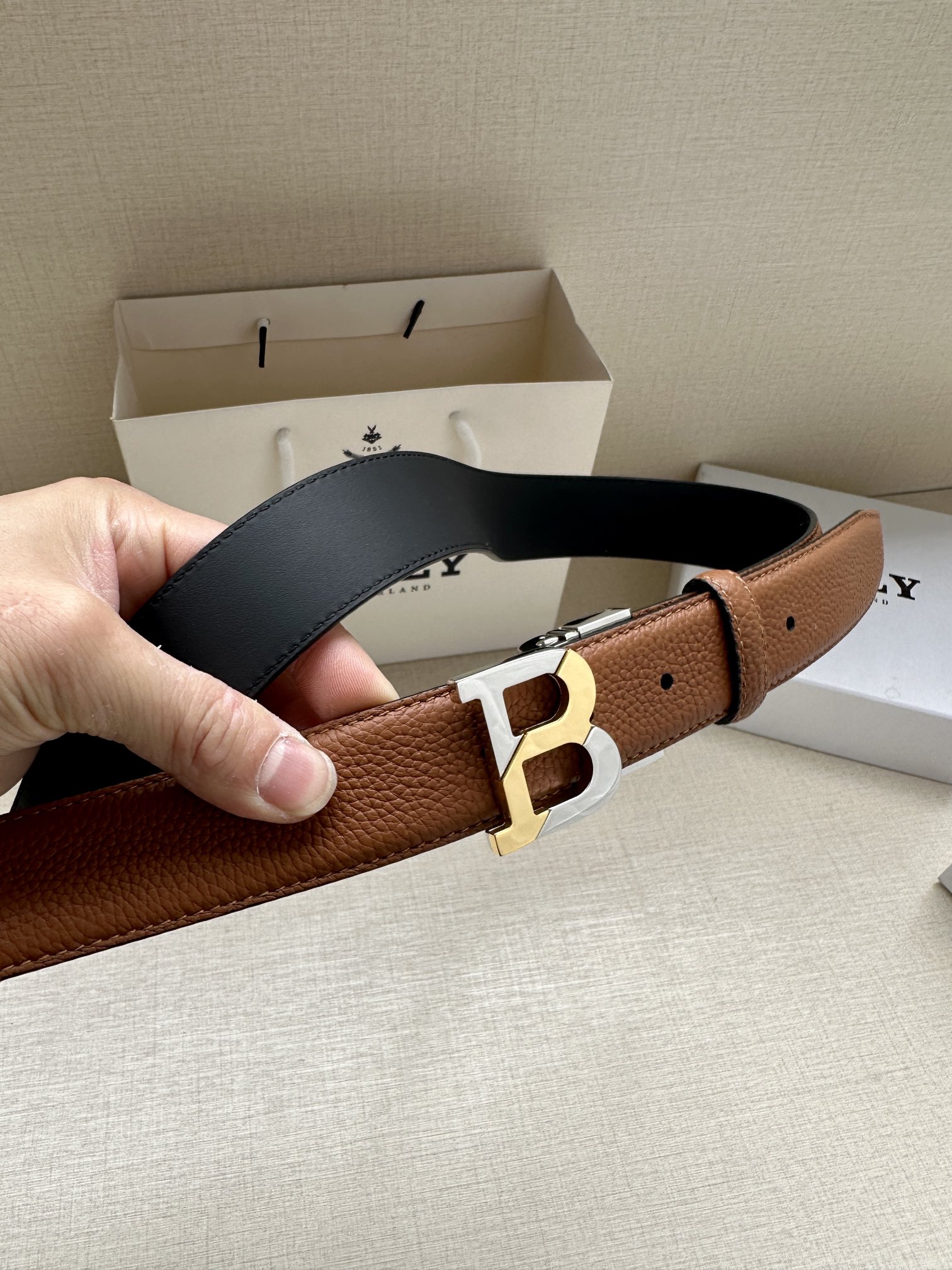 Bally Male Leather Belt Top Grain Leather M-l